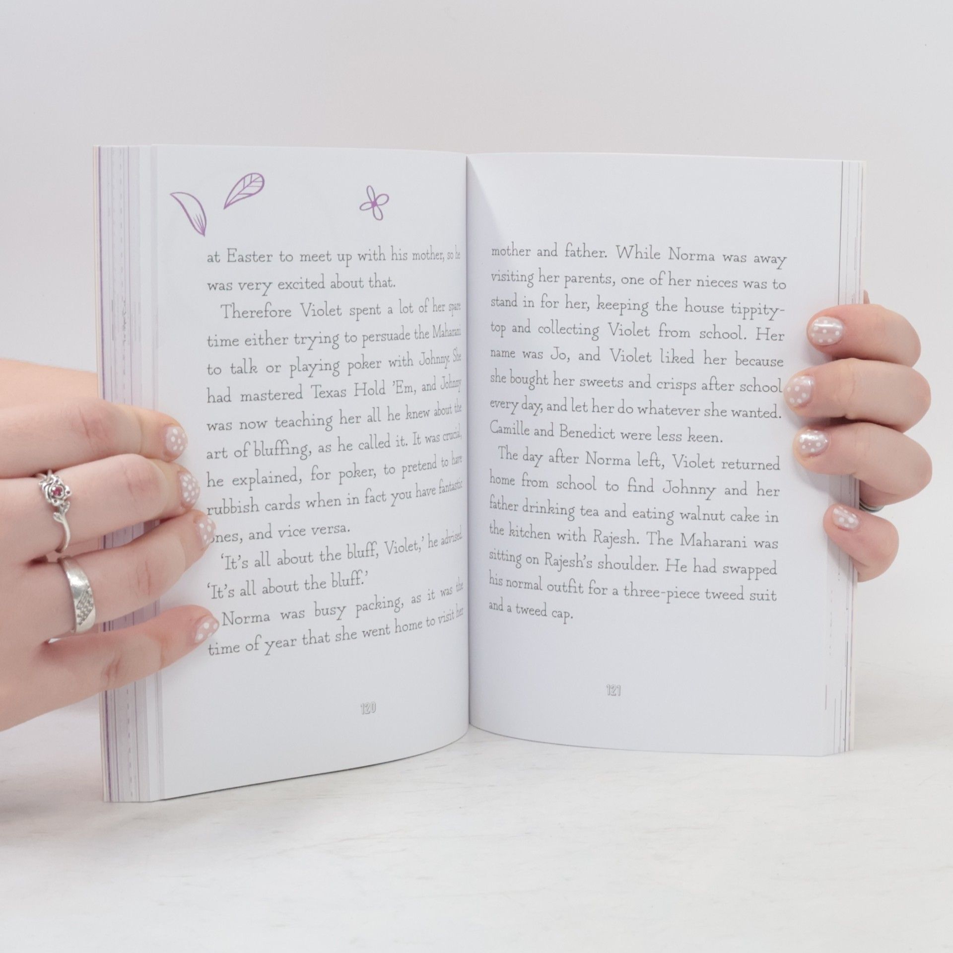 Harriet Whitehorn Violet and the Hidden Treasure