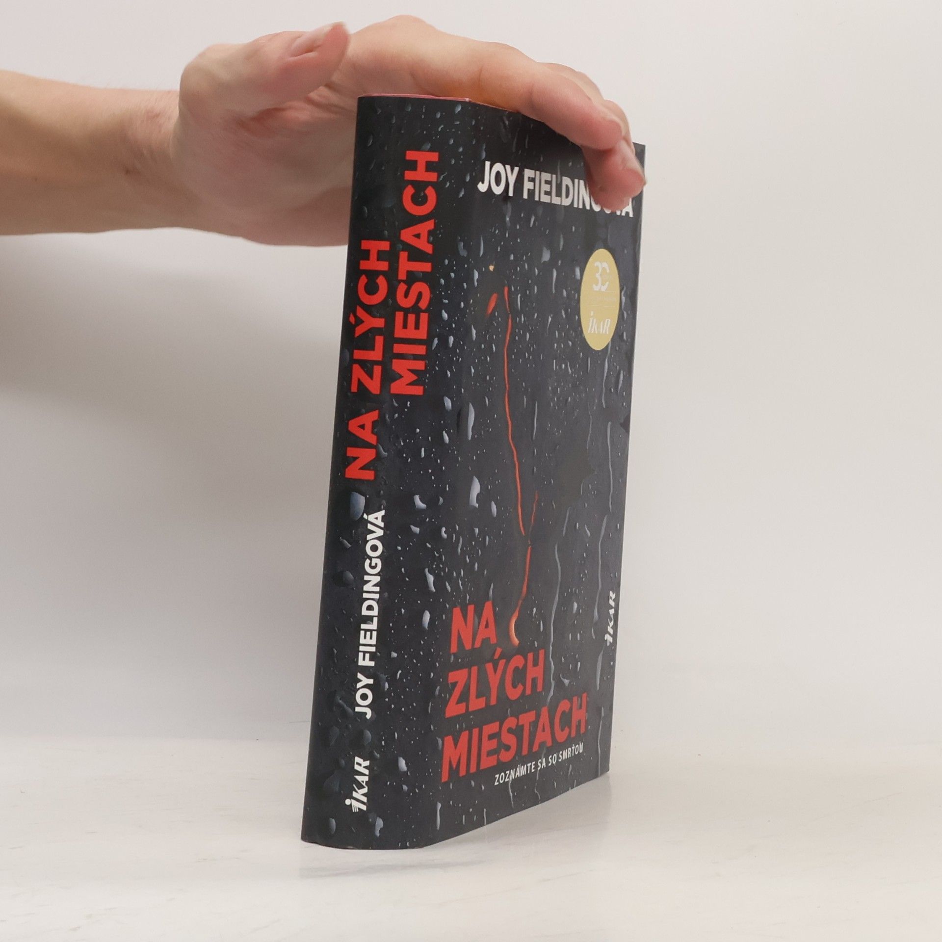 Joy Fielding Na zlých miestach