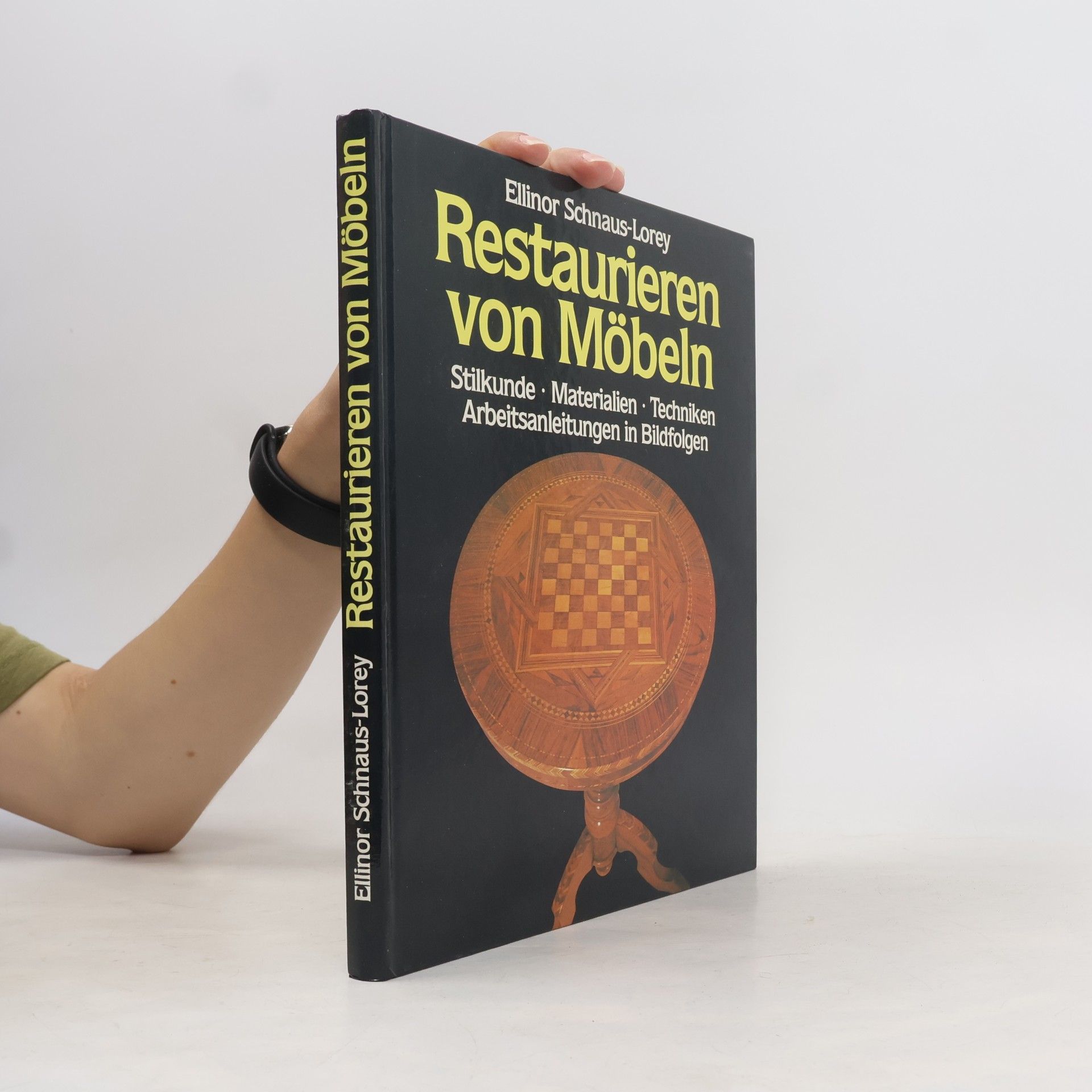 Ellinor Schnaus-Lorey Restaurieren von Möbeln