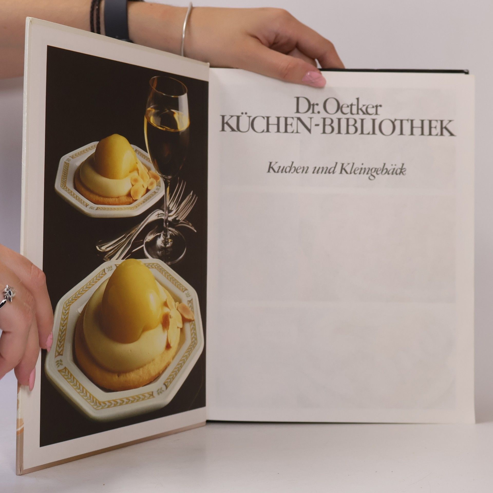 Autorenkollektiv Dr. Oetker Küchen Bibliothek. Kuchen und Kleingebäck