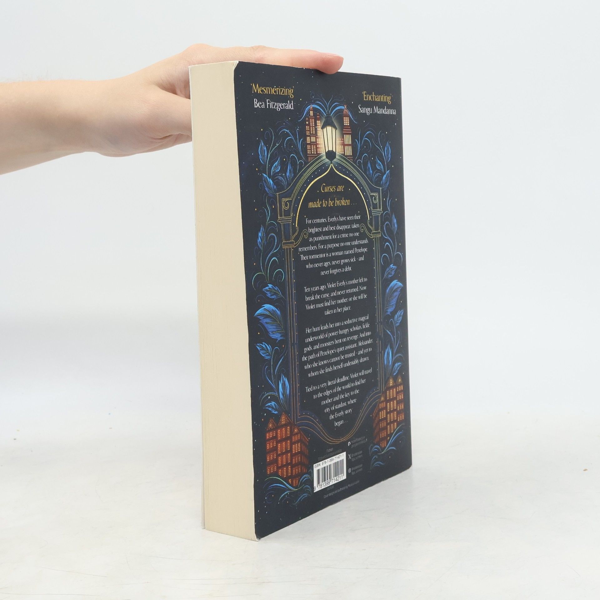 Georgia Summers The City of Stardust: an enchanting, escapist and magical debut