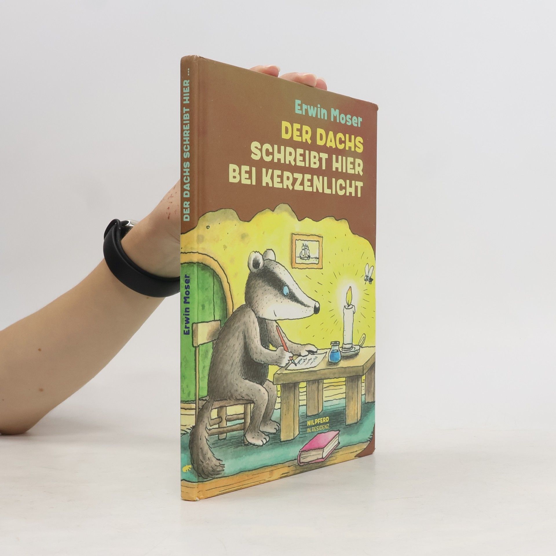 Erwin Moser Der Dachs schreibt hier bei Kerzenlicht