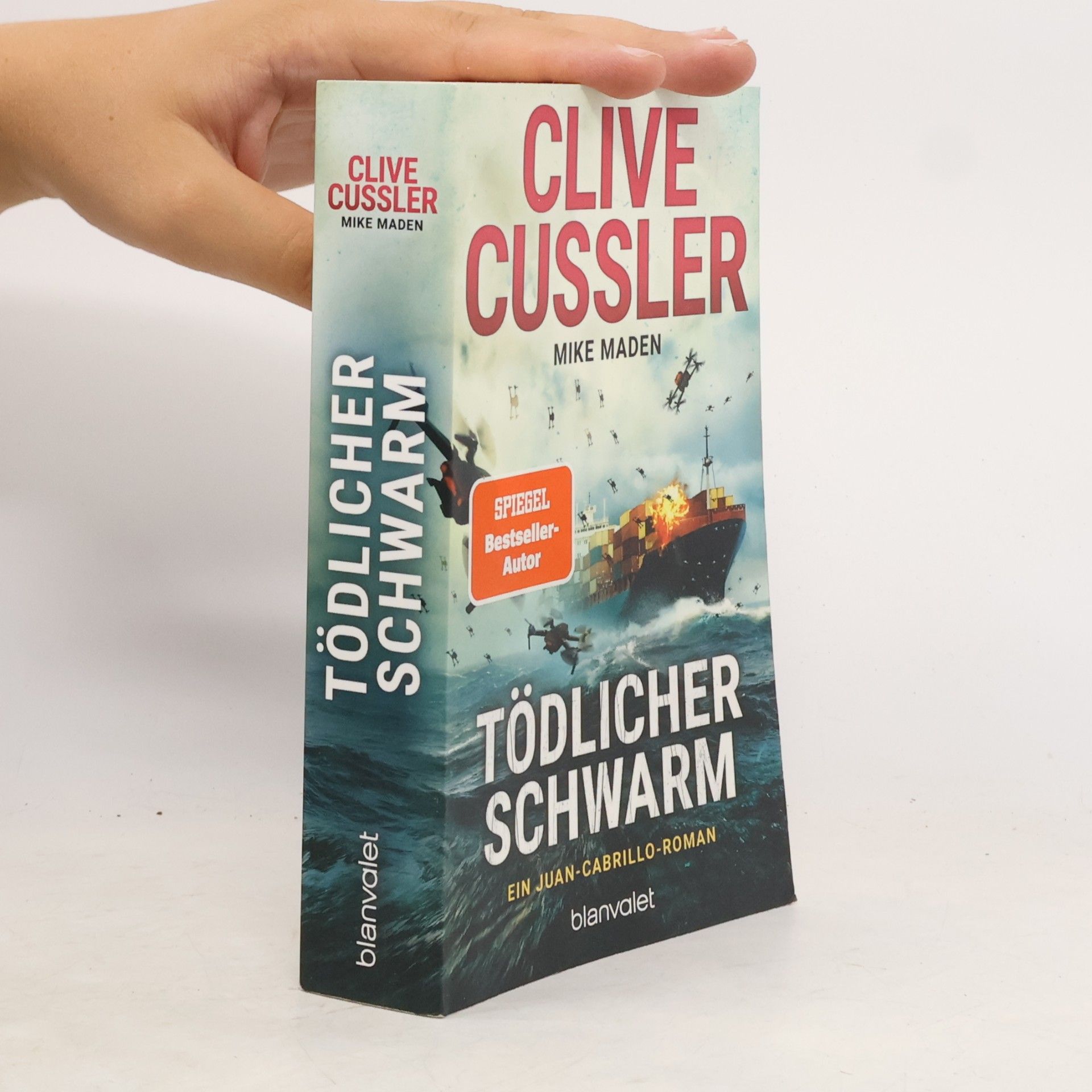 Mike Maden Juan Cabrillo: Tödlicher Schwarm