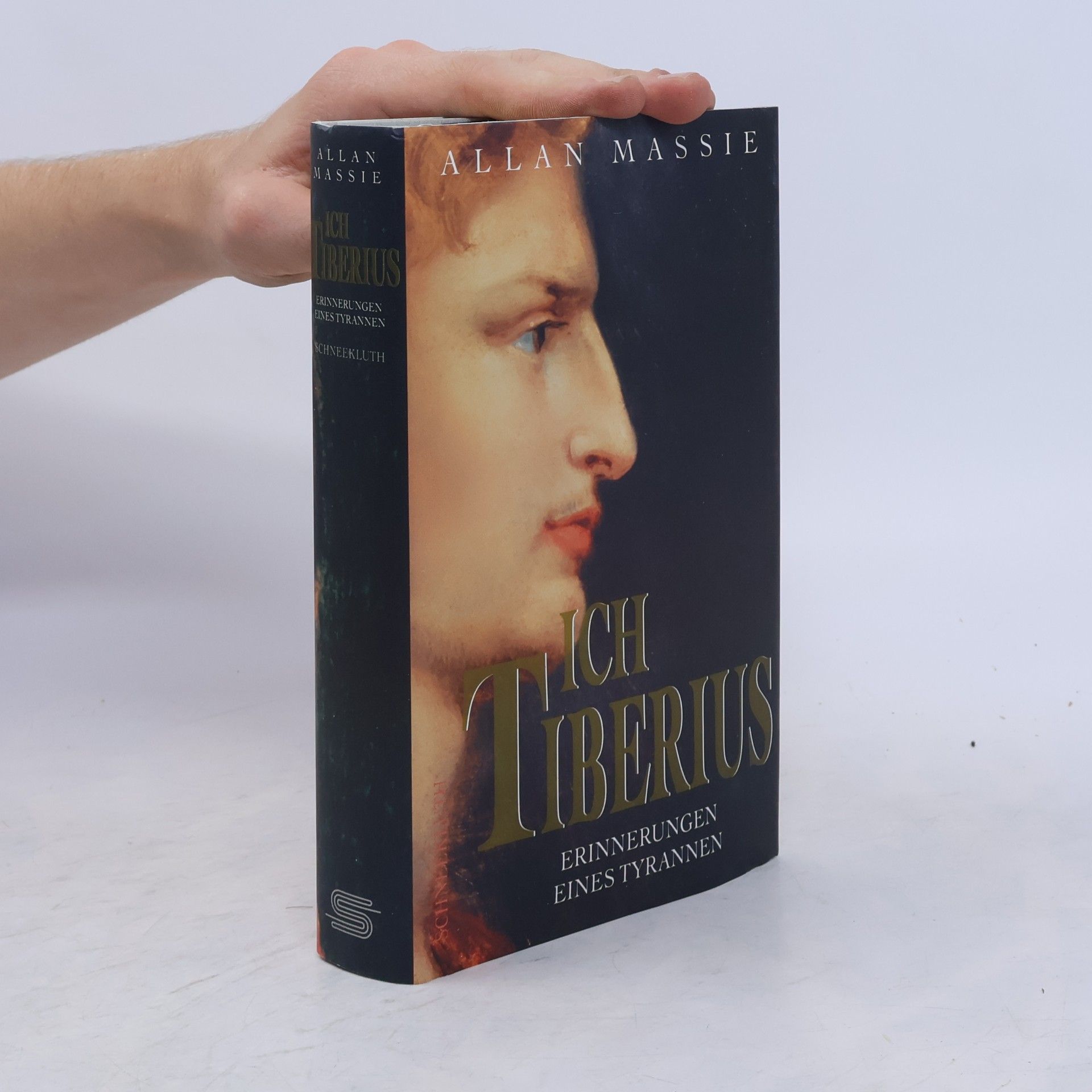 Allan Massie Ich, Tiberius
