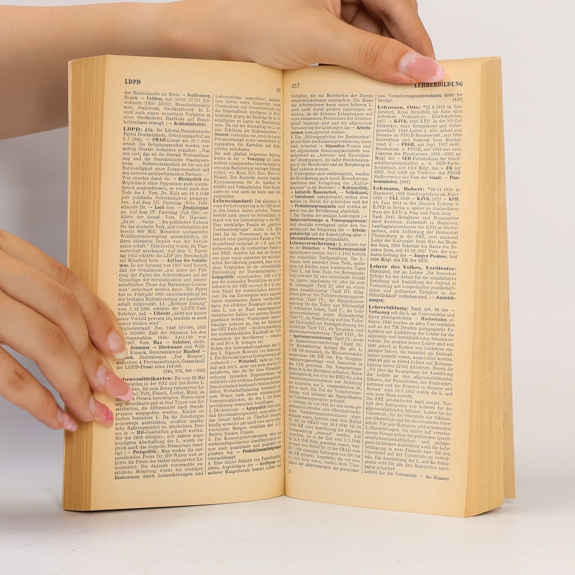 Various authors SBZ von A bis Z. Ein Taschen- und Nachschlagebuch über die Sowjetische Besatzungszone Deutschlands