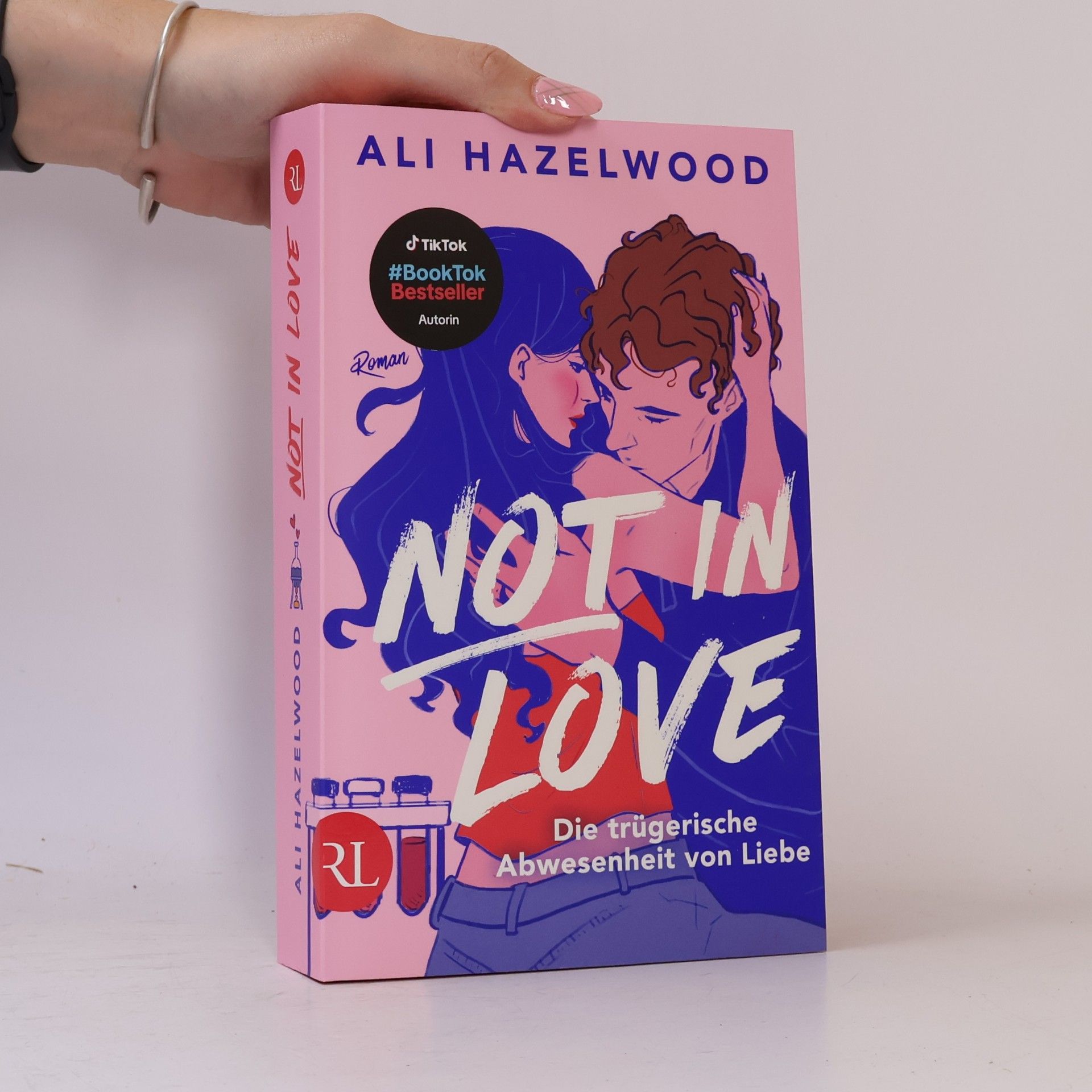 Ali Hazelwood Not in Love - Die trügerische Abwesenheit von Liebe