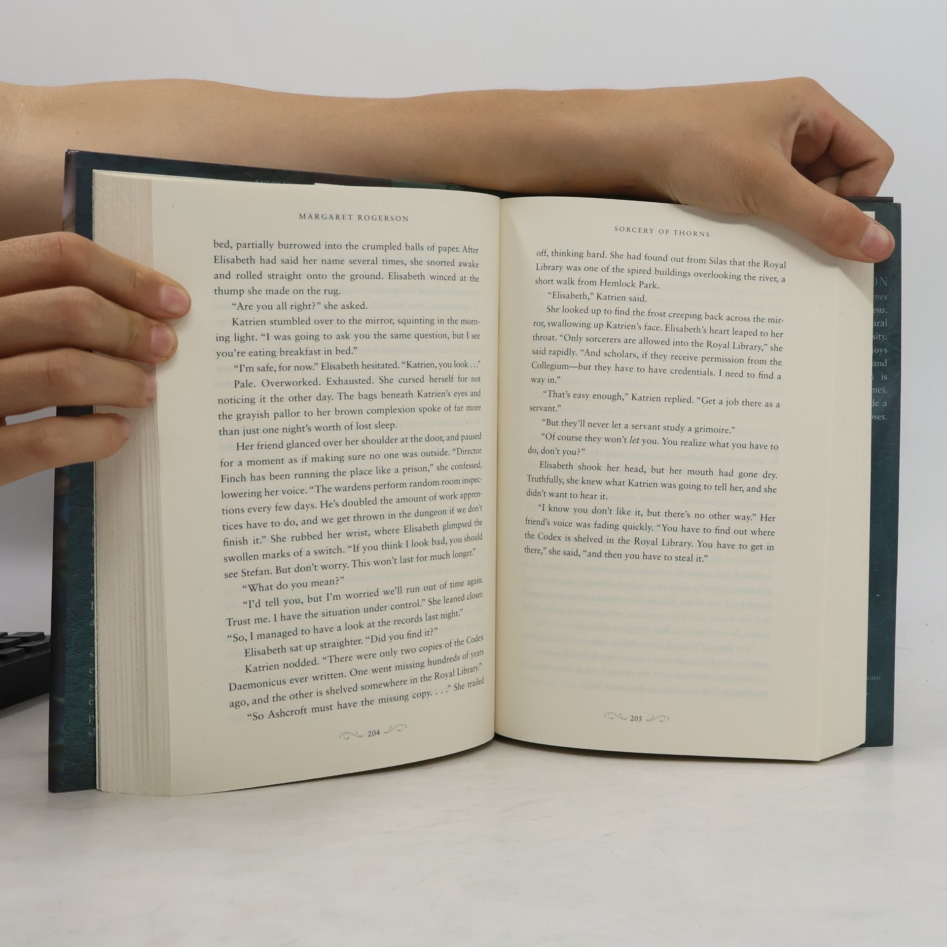 Margaret Rogerson Sorcery of Thorns