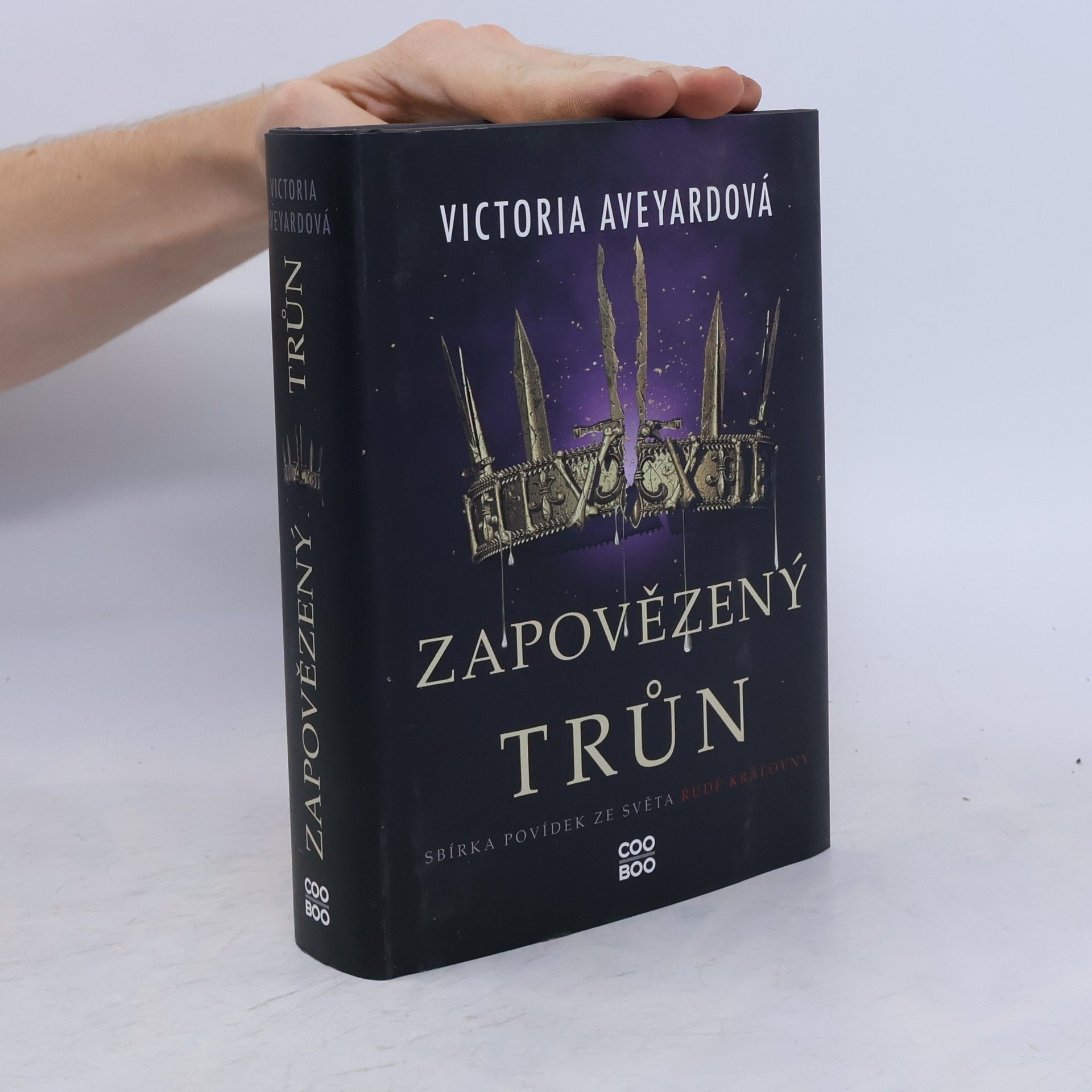 Victoria Aveyard Zapovězený trůn : sbírka povídek ze světa Rudé královny