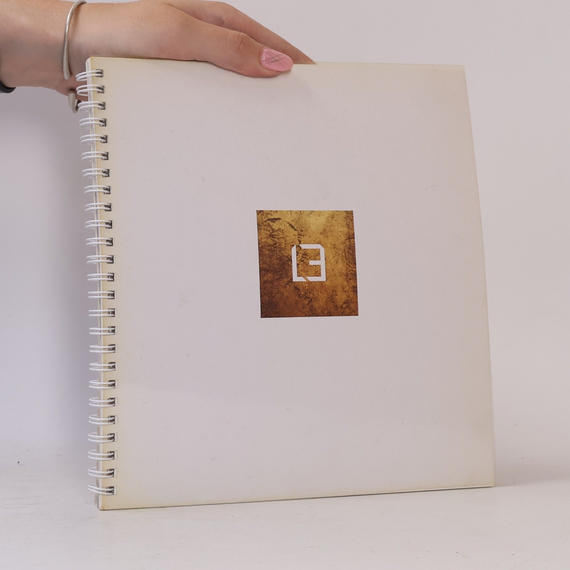 Éva Laborc Laborc Éva szobrászművész. Eva Laborc Bildhauerin - Portfolio