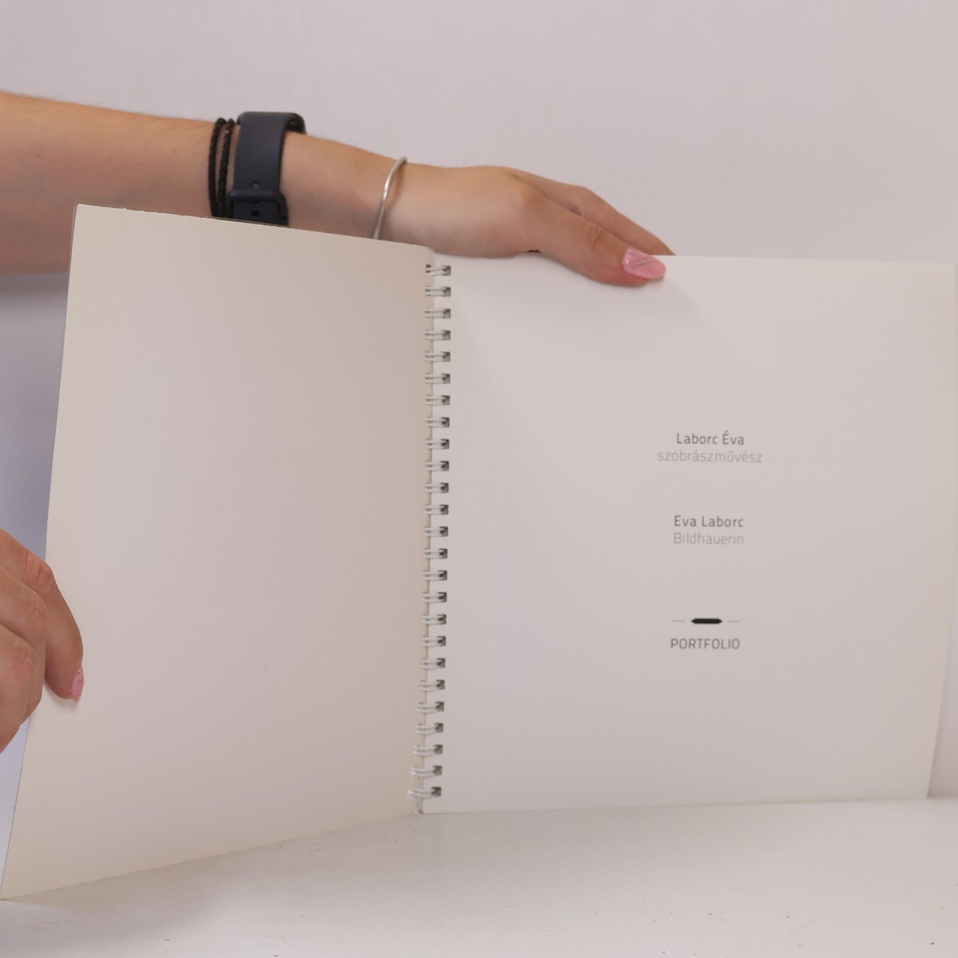 Éva Laborc Laborc Éva szobrászművész. Eva Laborc Bildhauerin - Portfolio