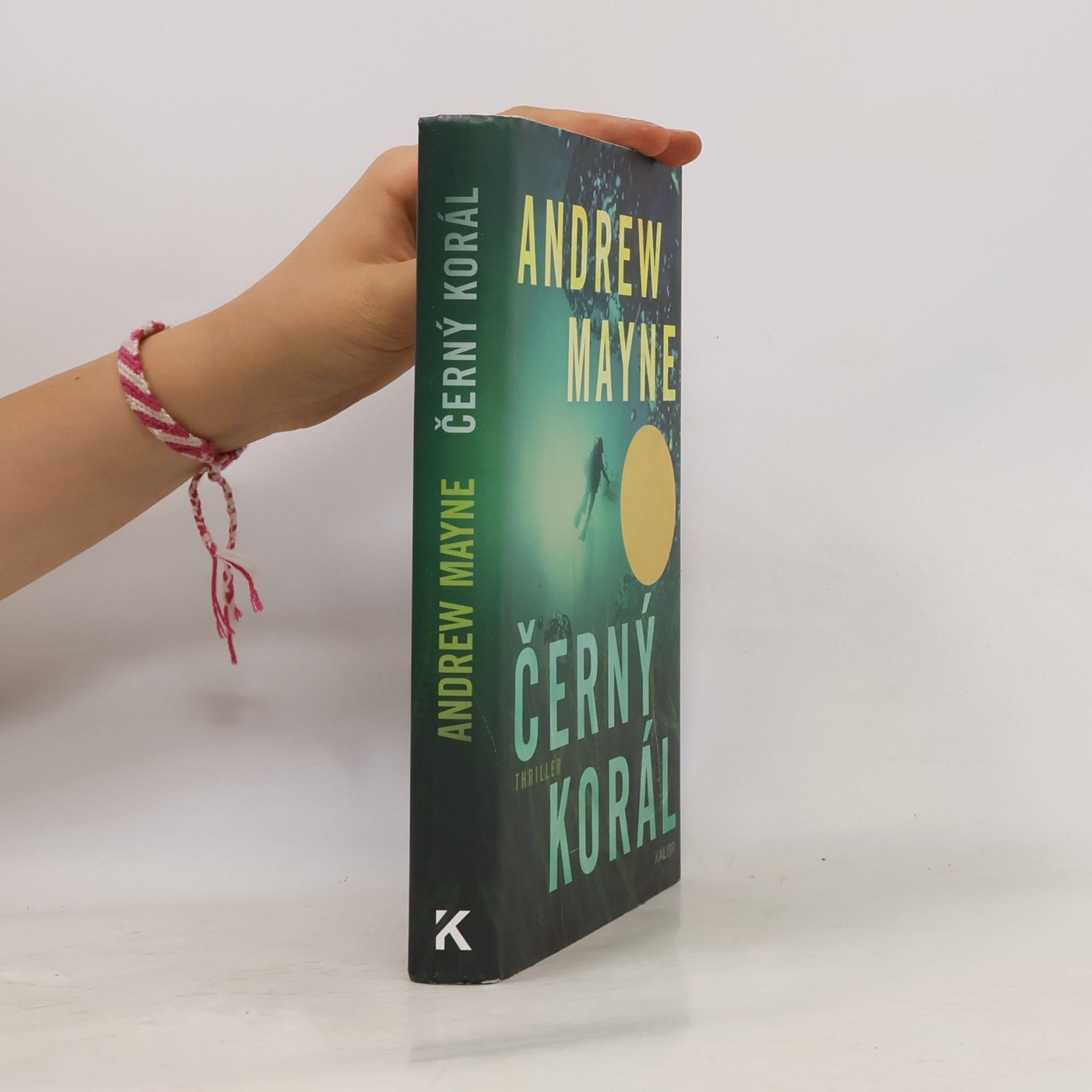 Andrew Mayne Černý korál