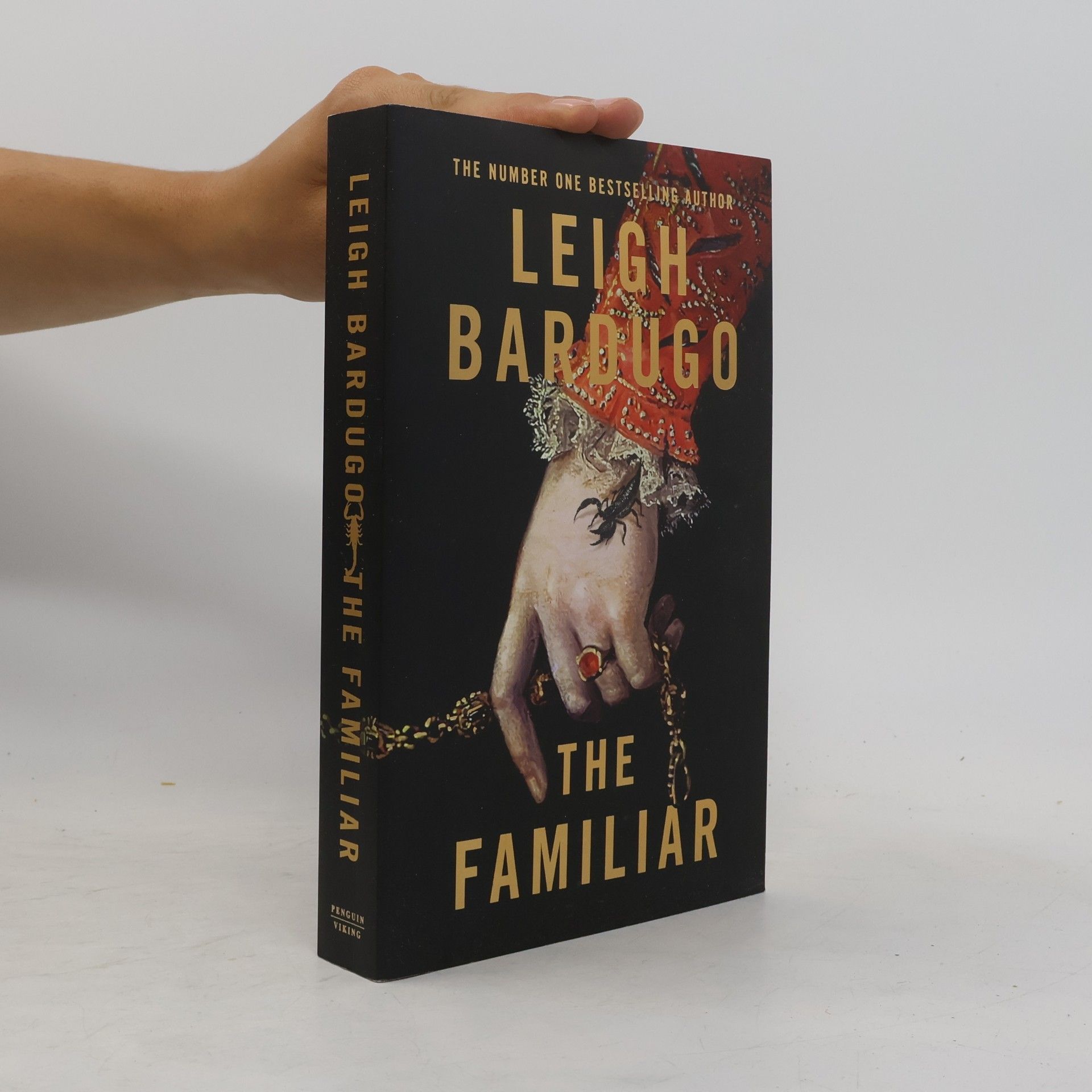 Leigh Bardugo The Familiar