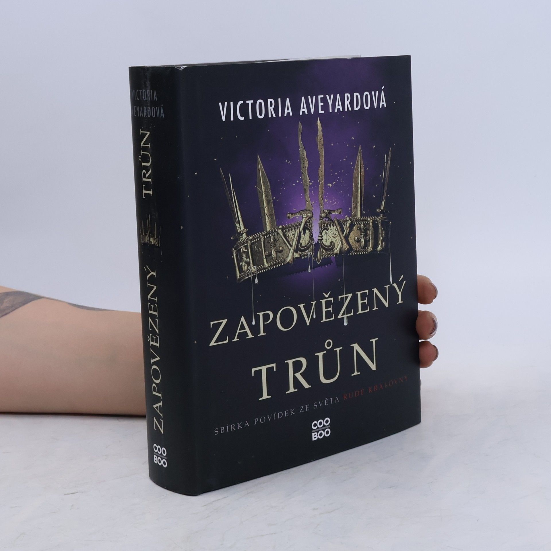 Victoria Aveyard Zapovězený trůn : sbírka povídek ze světa Rudé královny