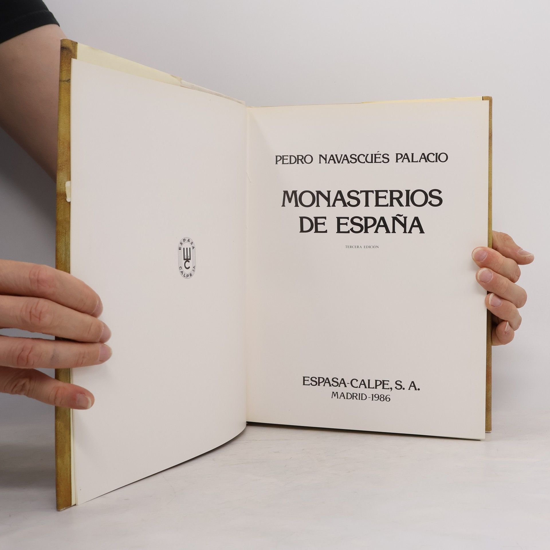 Pedro Navascués Palacio Monasterios de España