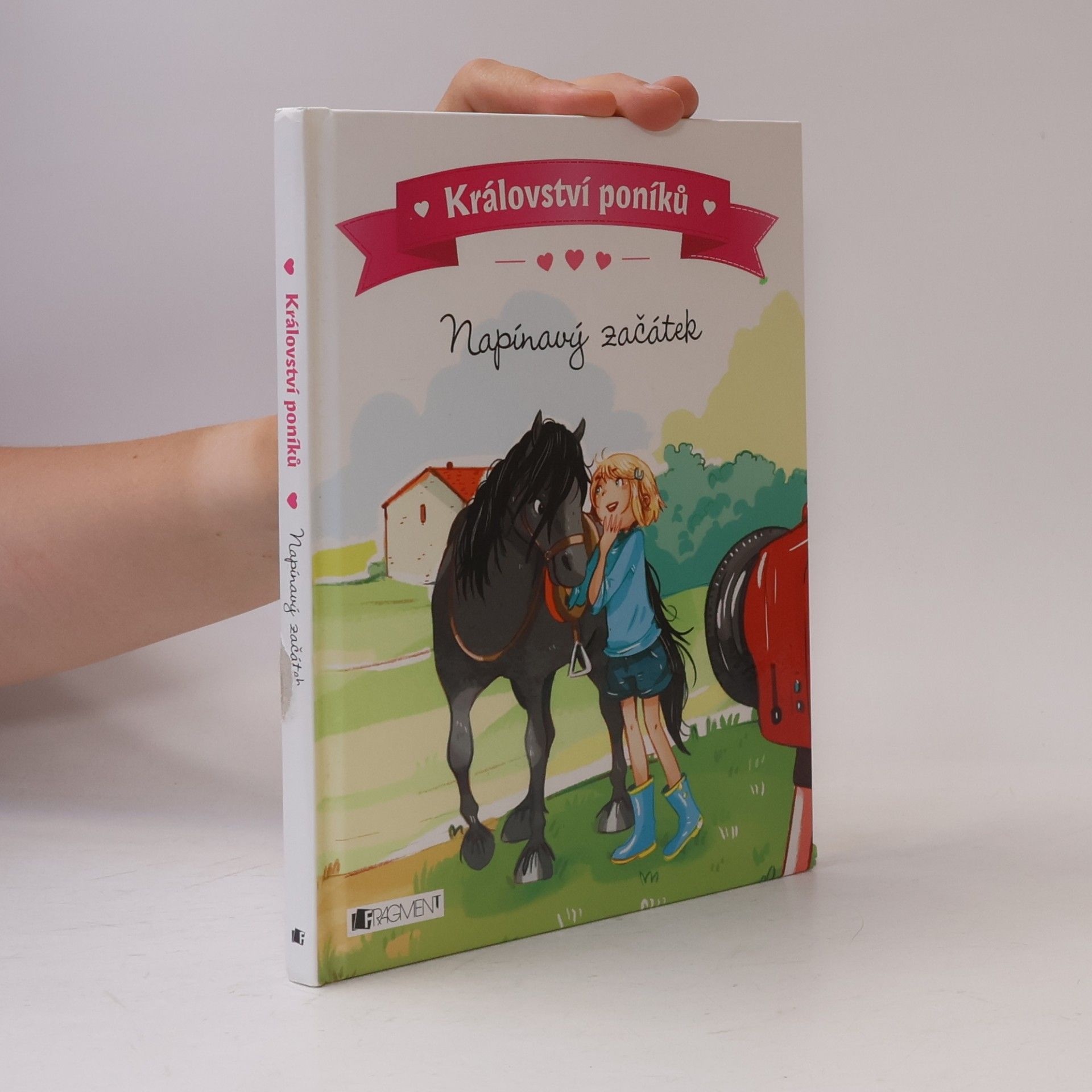 Juliette Parachini Deny Království poníků. Napínavý začátek