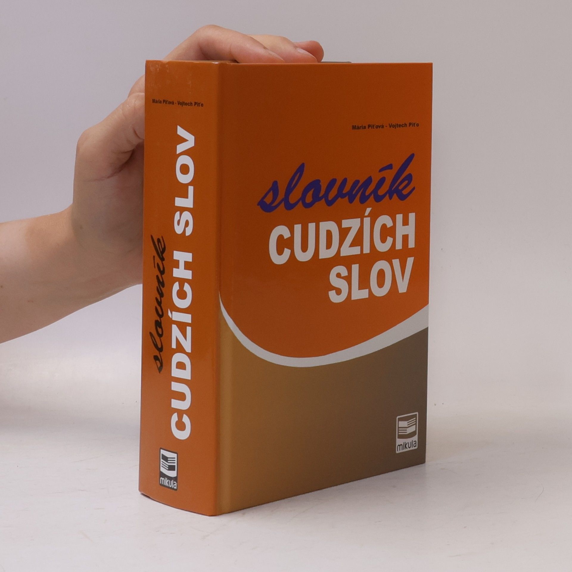 Mária Piťová Slovník cudzích slov