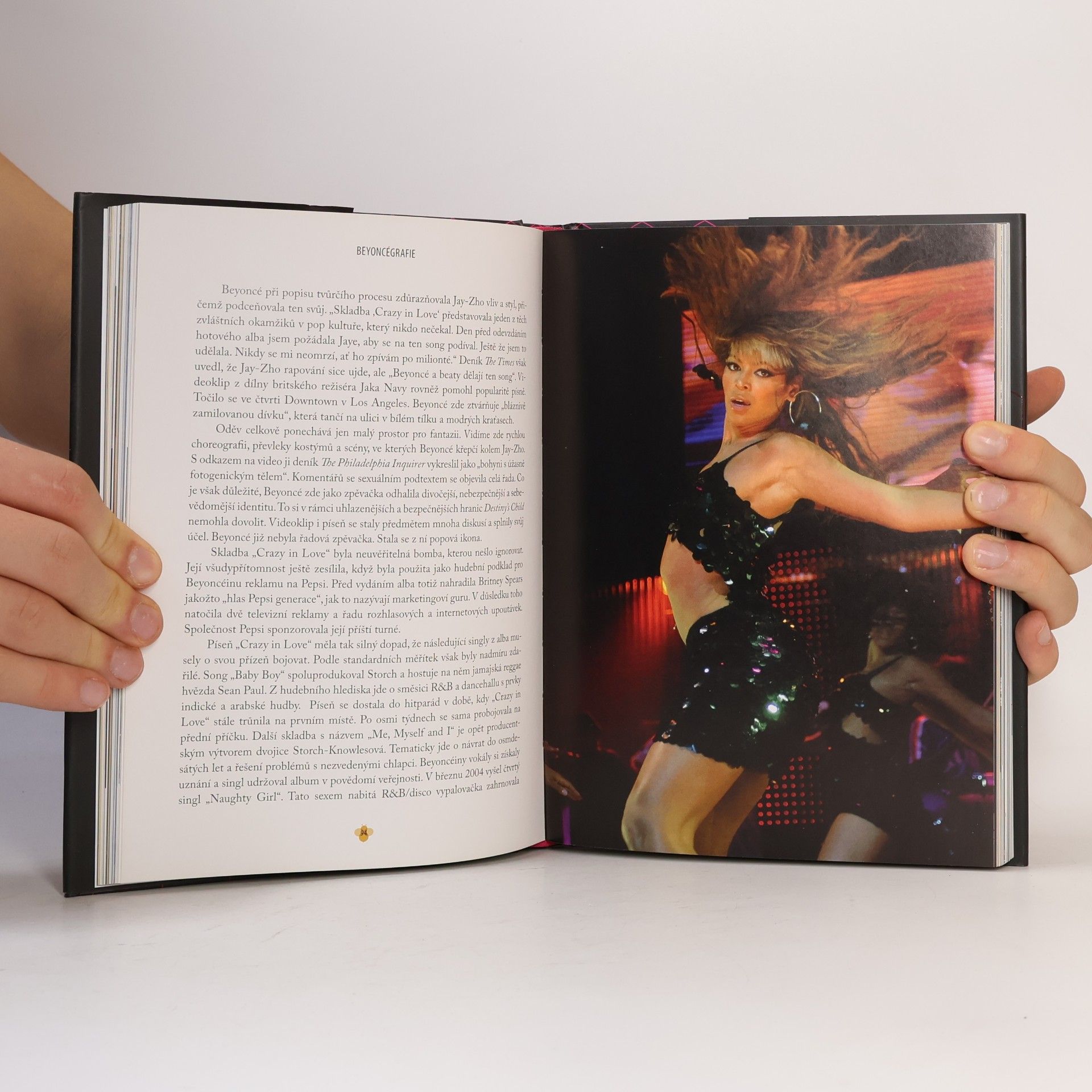 Chris Roberts Beyoncégrafie : život a kariéra Beyoncé v obrazech