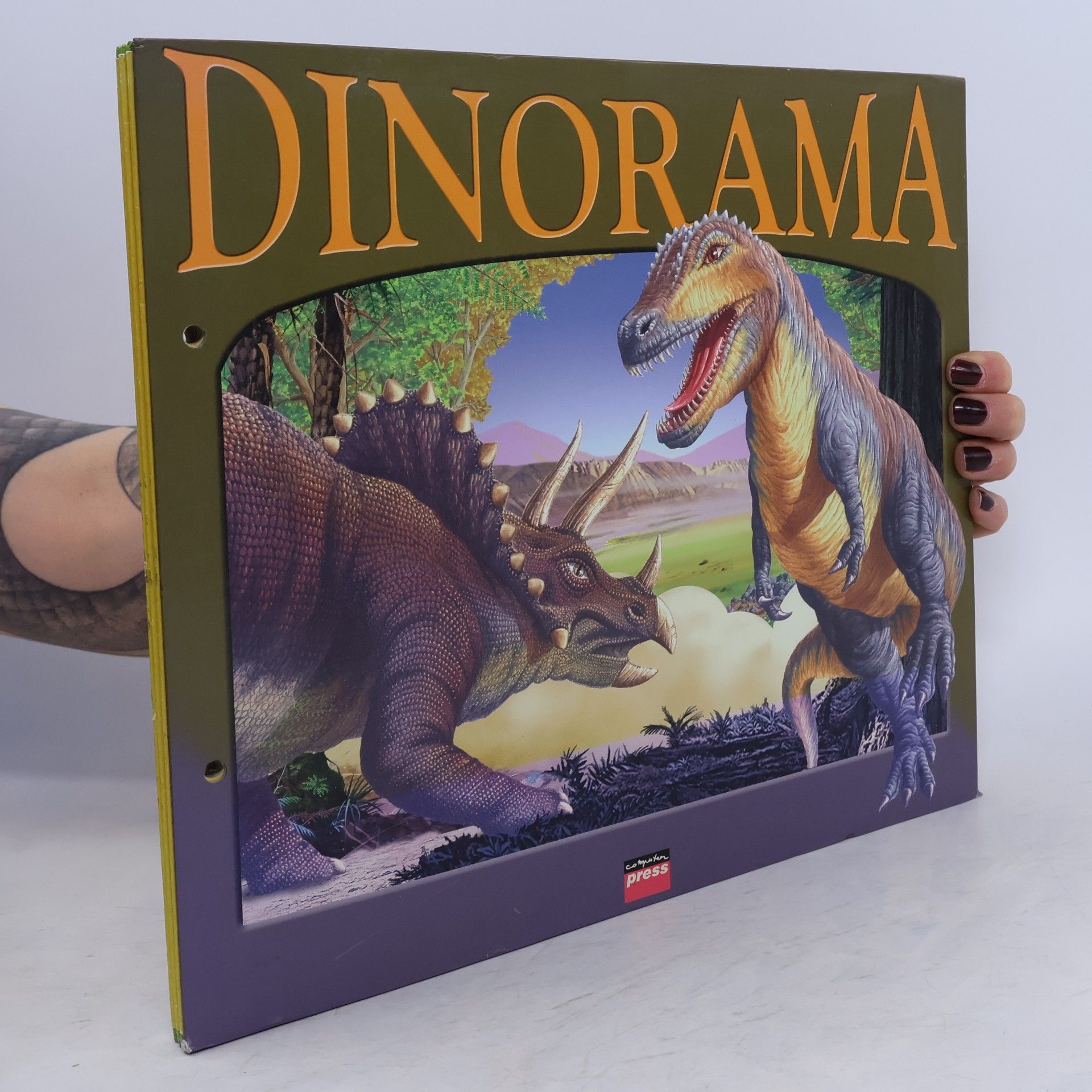 Mike Taylor Dinorama (pop-up leporelo)