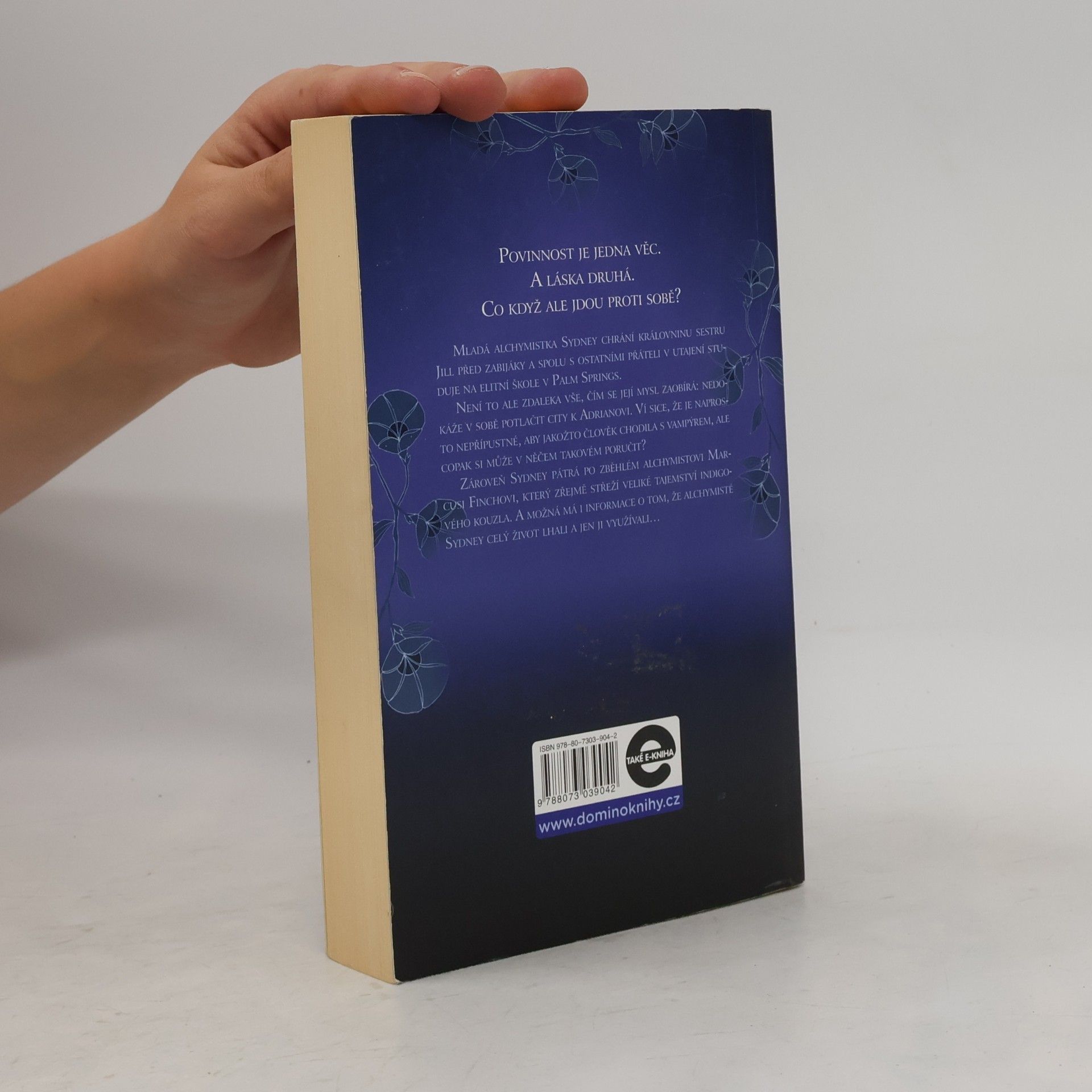 Richelle Mead Indigové kouzlo. Pokrevní pouta. 3. díl