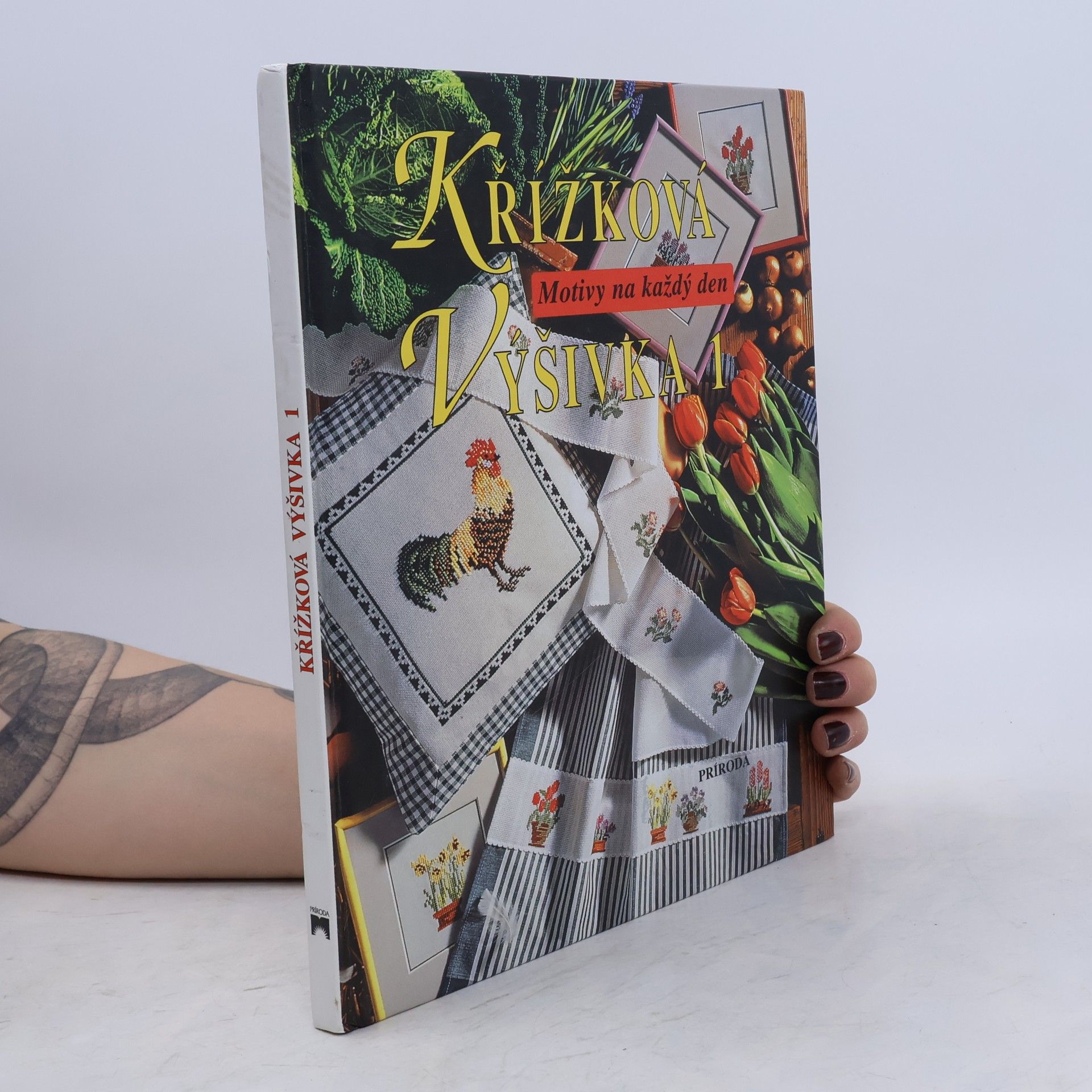 Autores varios Křížková výšivka 1. Motivy na každý den