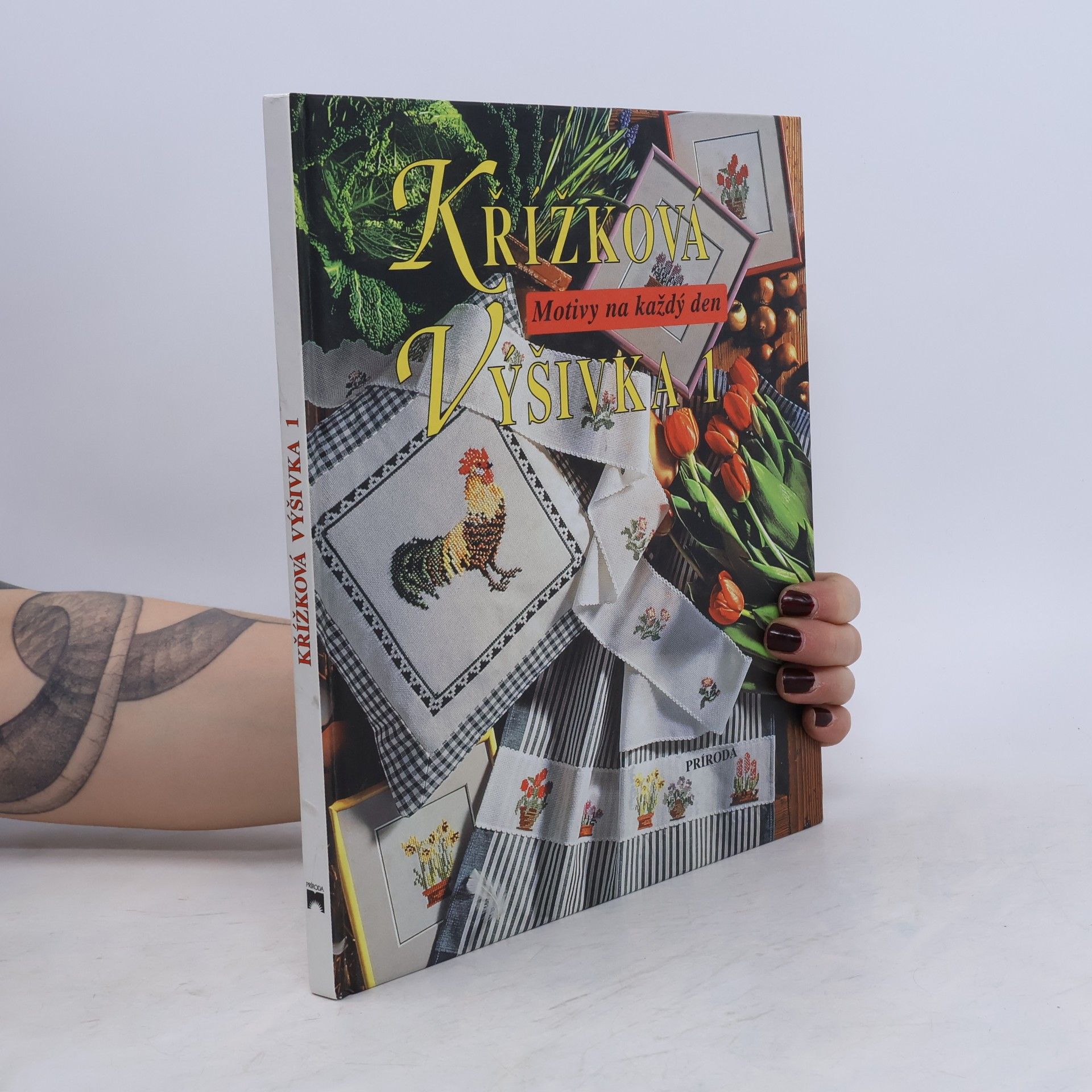 Various authors Křížková výšivka 1. Motivy na každý den