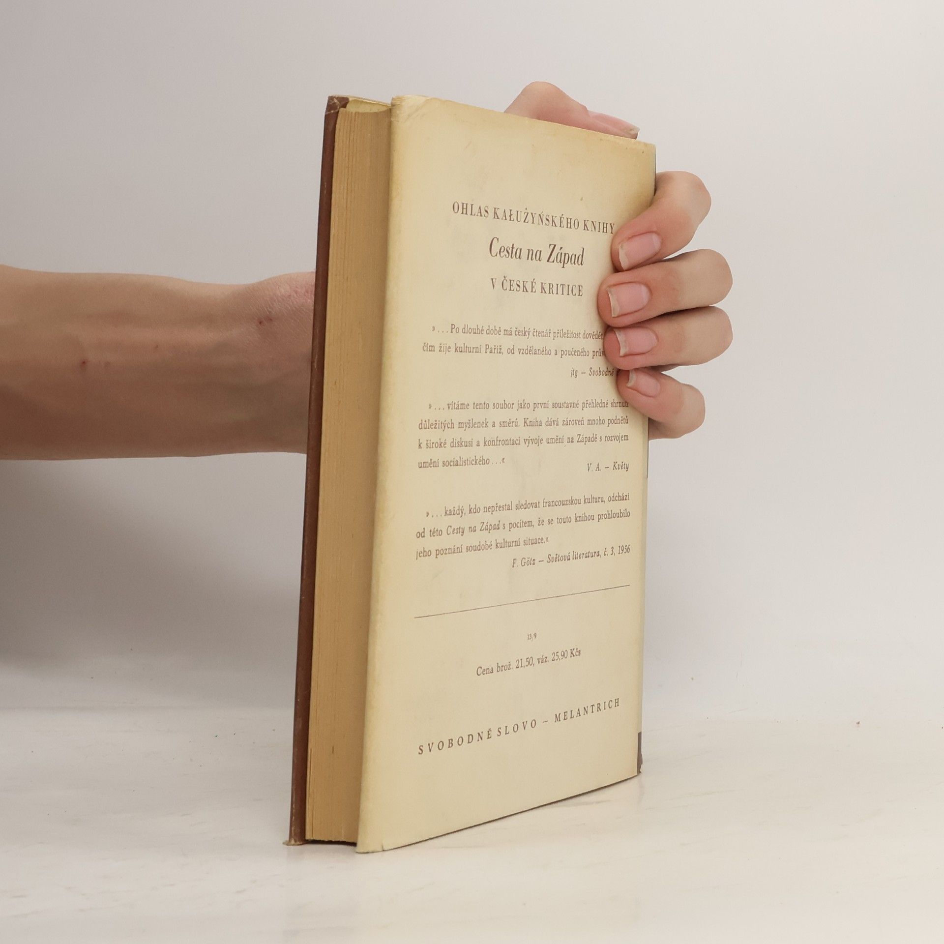 Zygmunt Kałużyński Za třemi hranicemi : črty o kulturním životě Západu (1952-1956)
