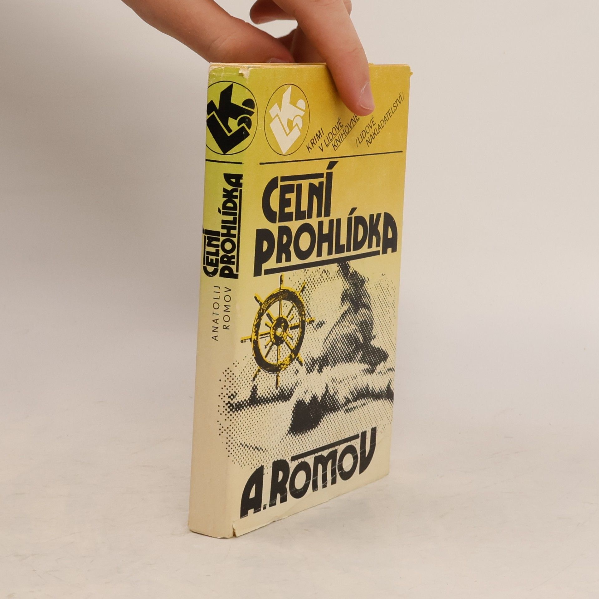 Anatolij Romov Celní prohlídka
