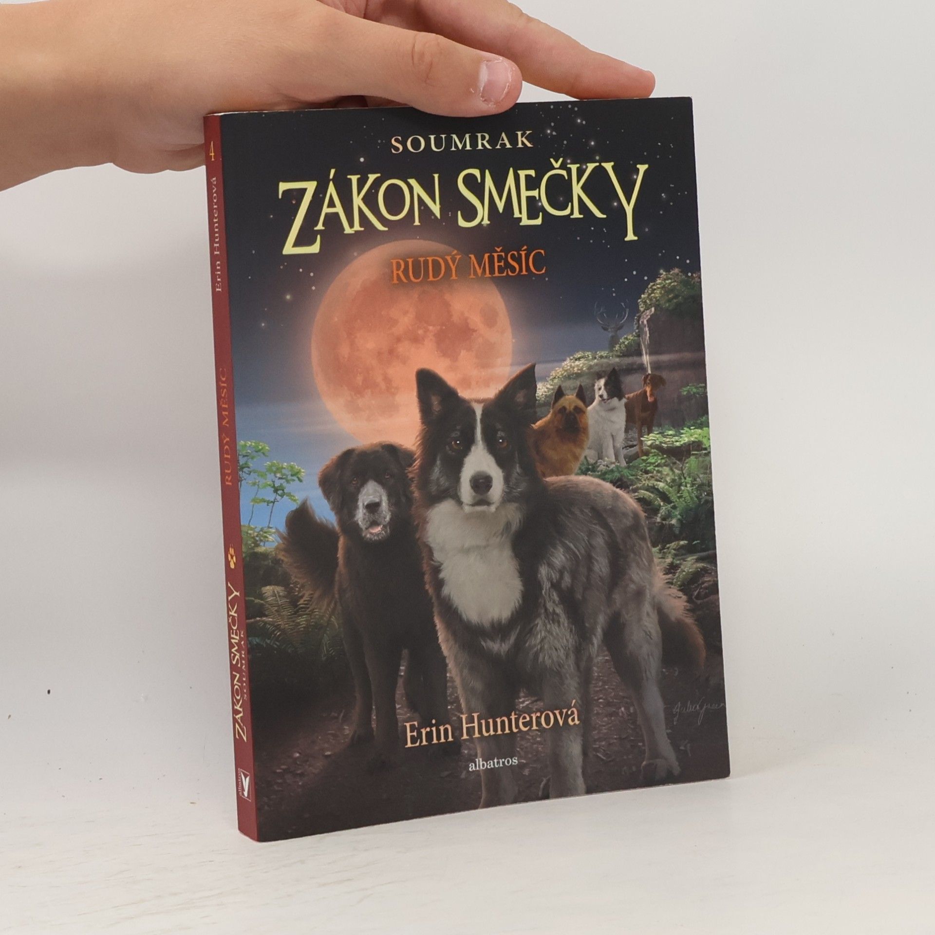 Matěj Čuchna Rudý měsíc. Zákon smečky