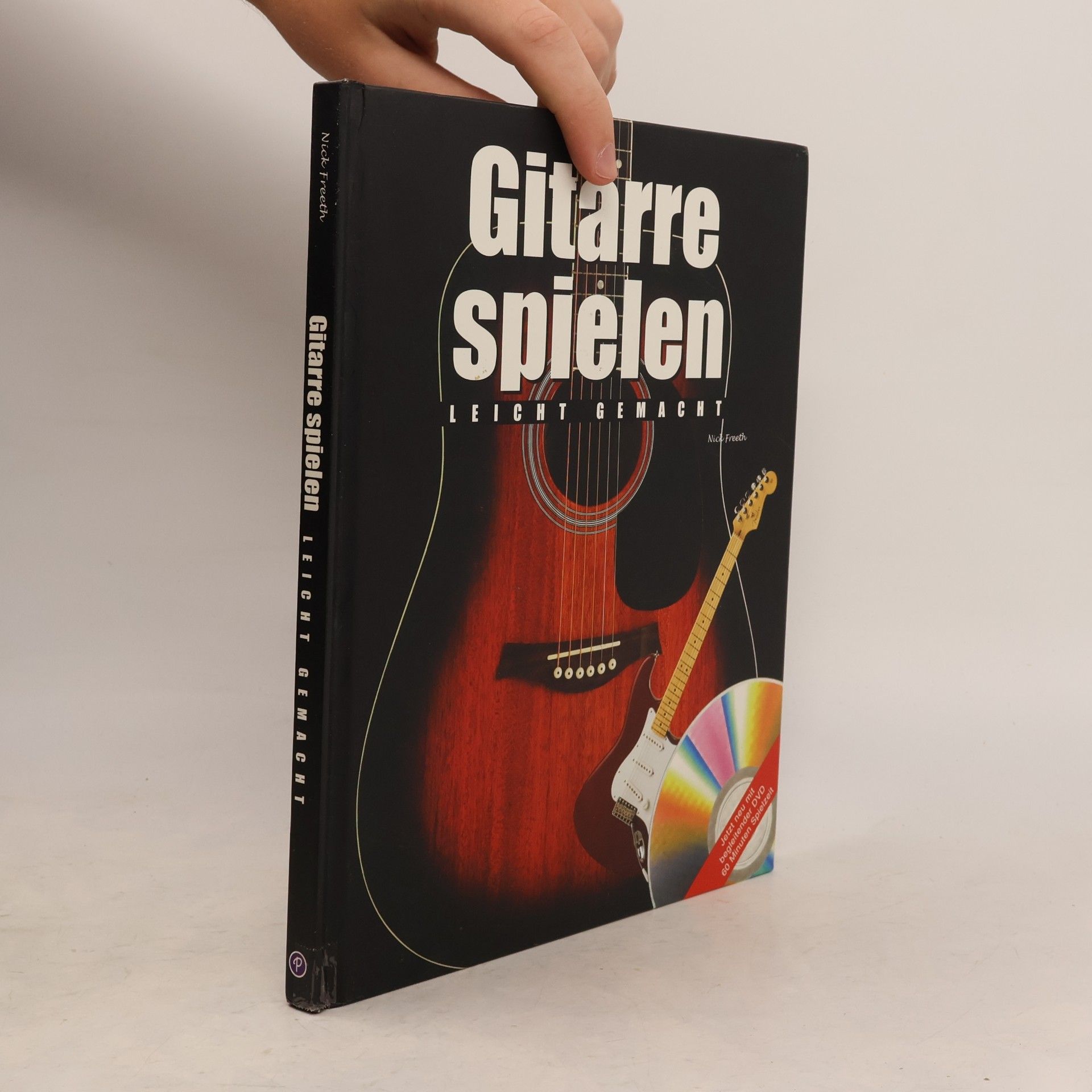 Nick Freeth Gitarre spielen