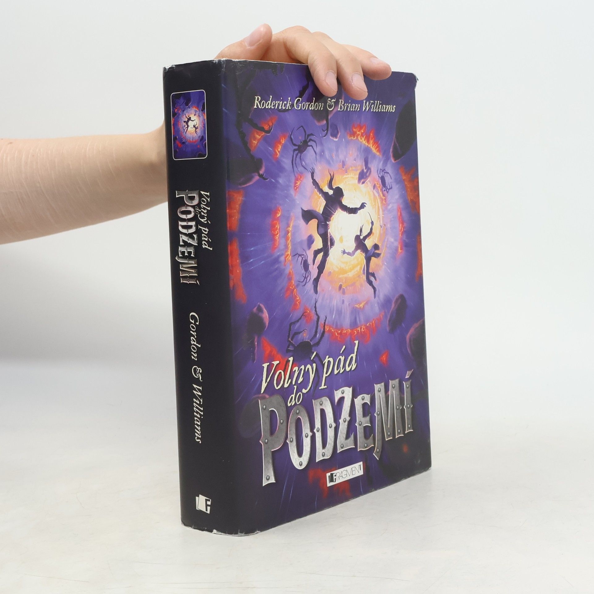 Roderick Gordon Volný pád do Podzemí
