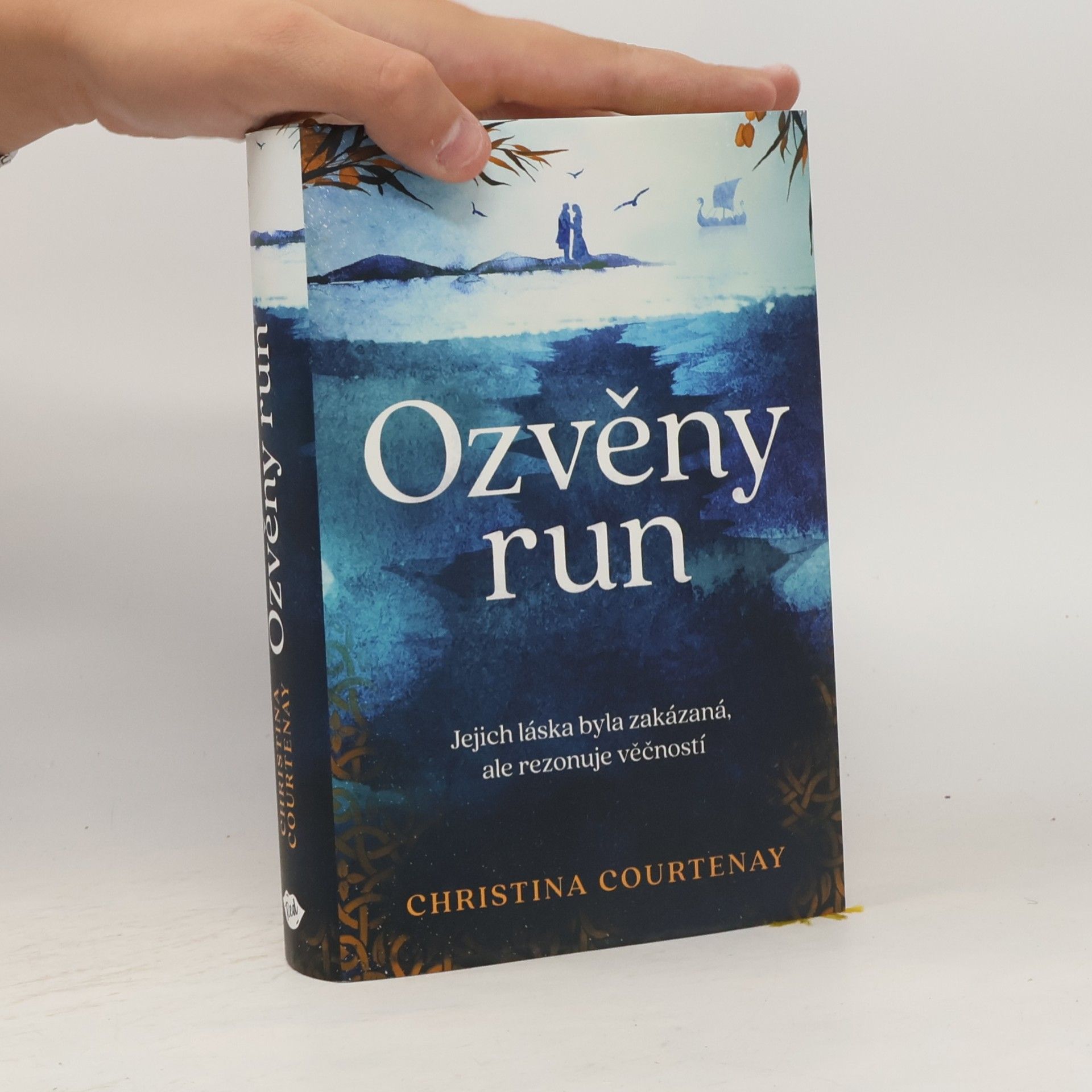 Christina Courtenay Ozvěny run