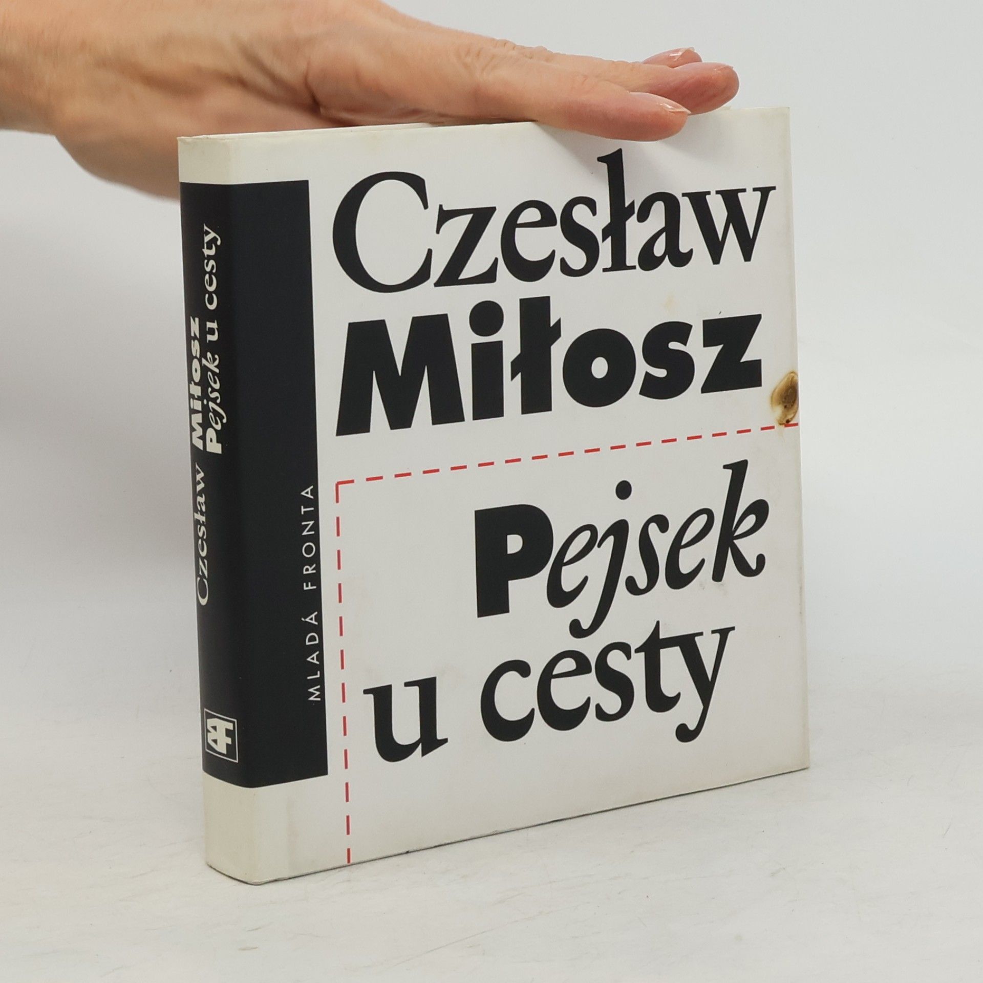 Czesław Miłosz Pejsek u cesty