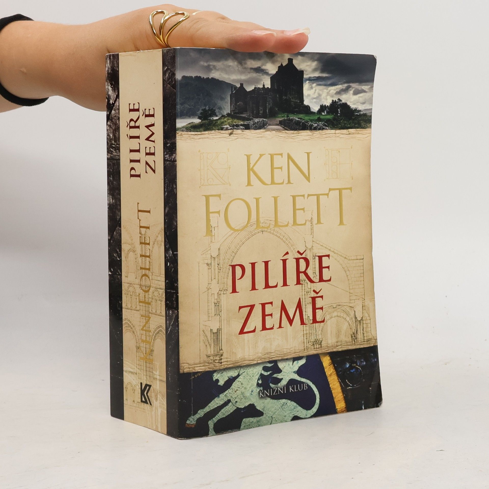 Ken Follett Pilíře země
