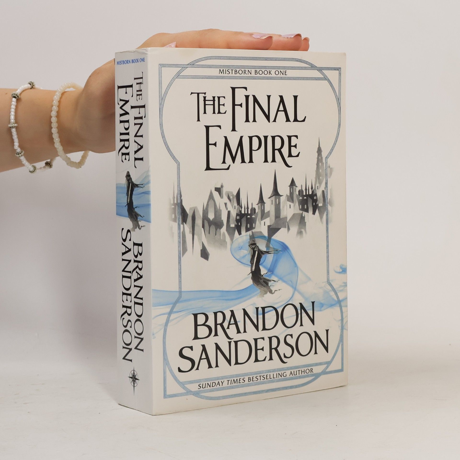 The final empire : Mistborn book one