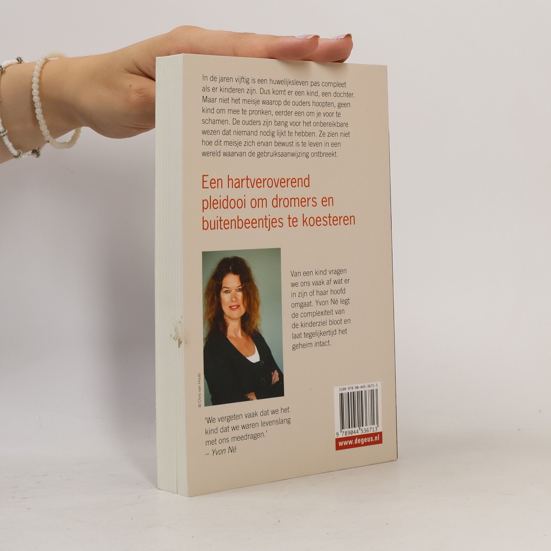 Yvon Né Het scheve meisje