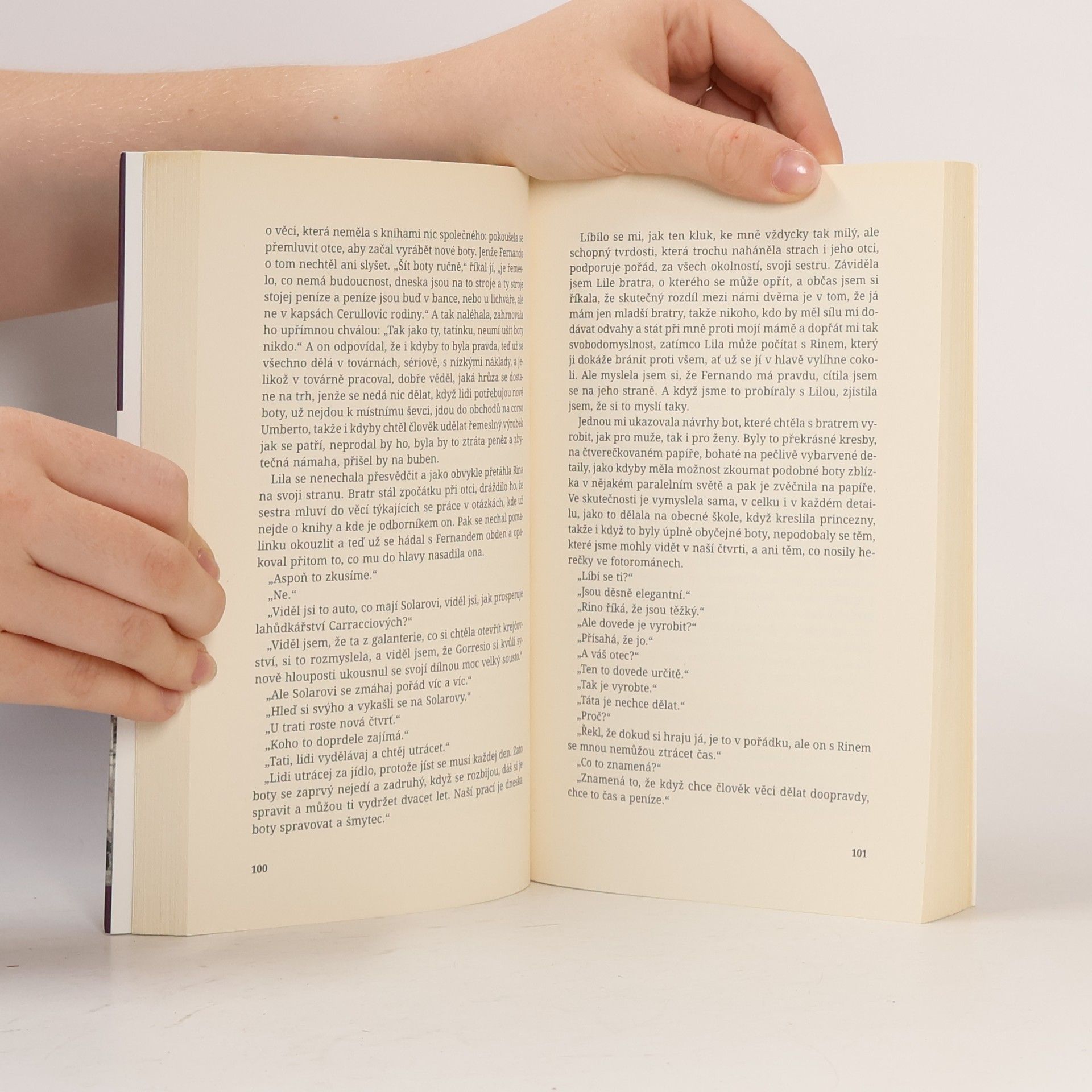 Elena Ferrante Geniální přítelkyně 1. Dětství a dospívání