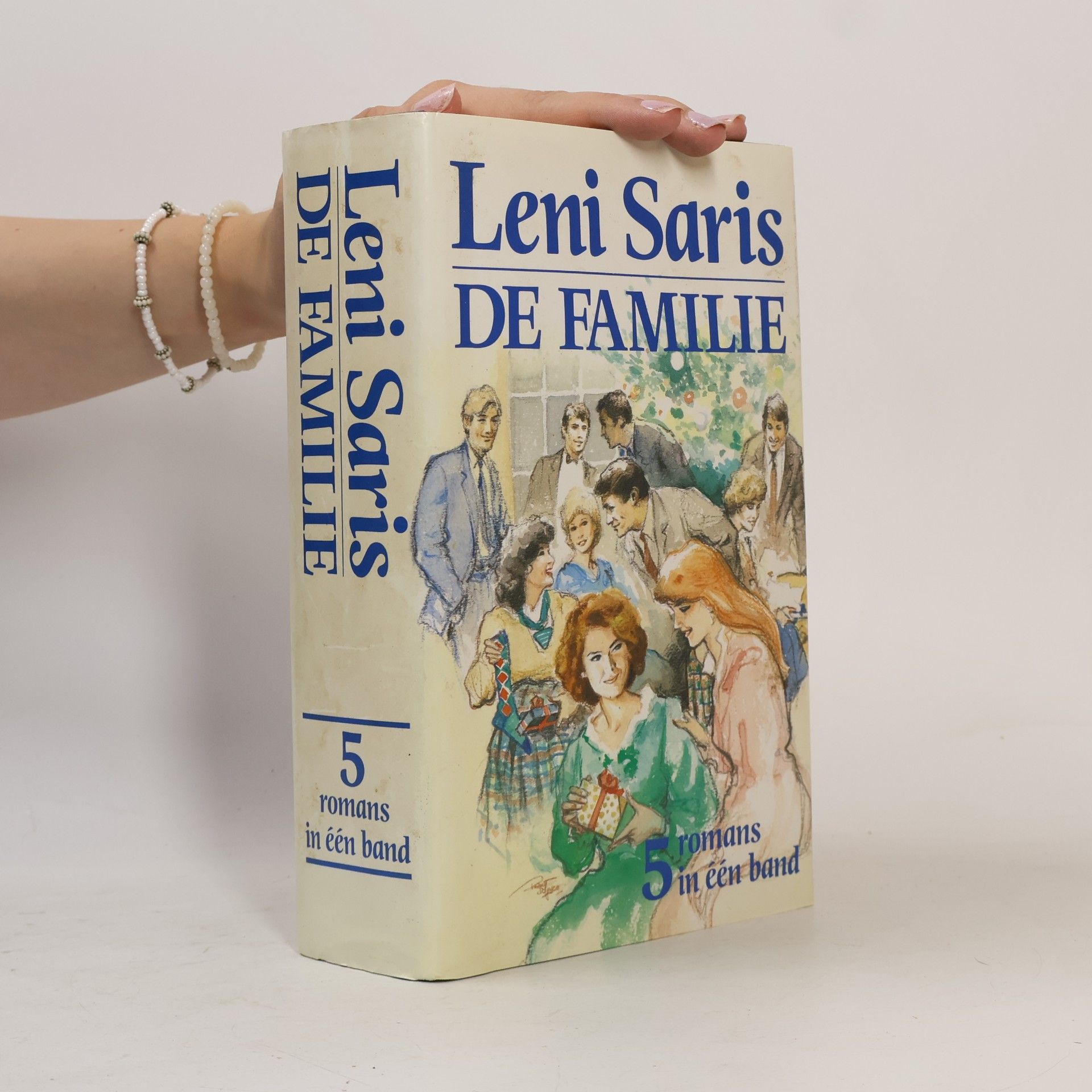 Leni Saris De Familie