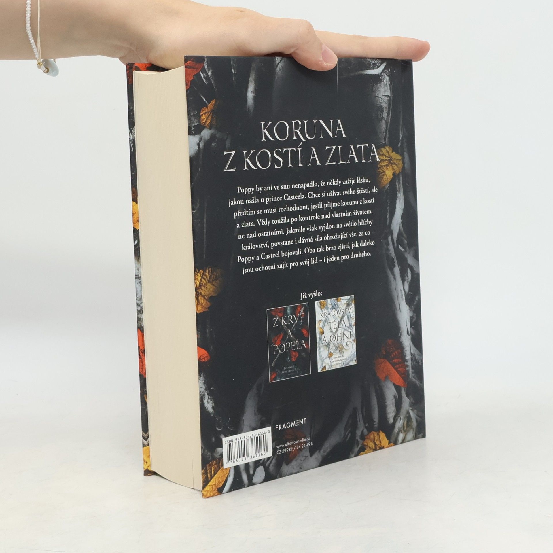 Jennifer L. Armentrout Koruna z kostí a zlata
