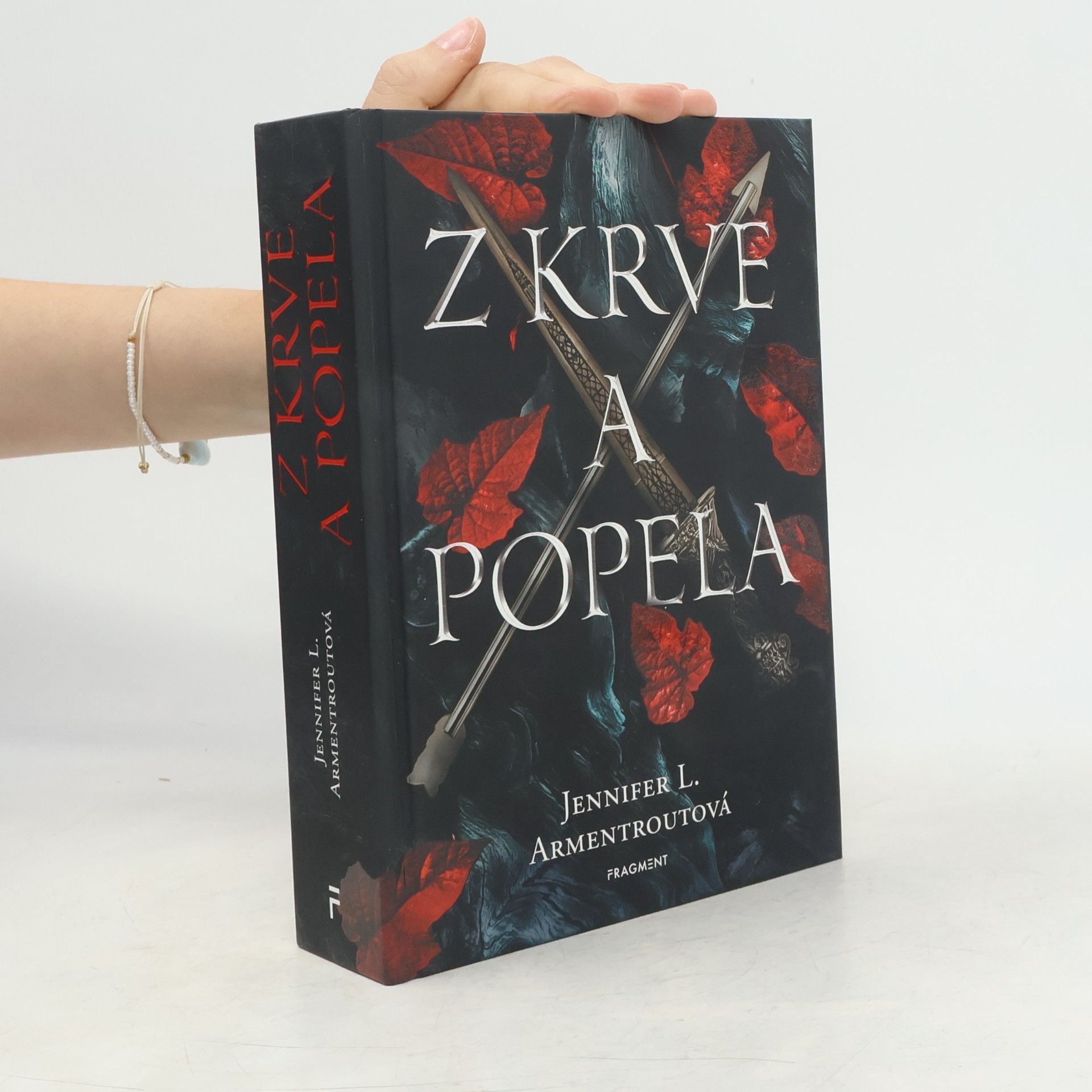 Jennifer L. Armentrout Z krve a popela