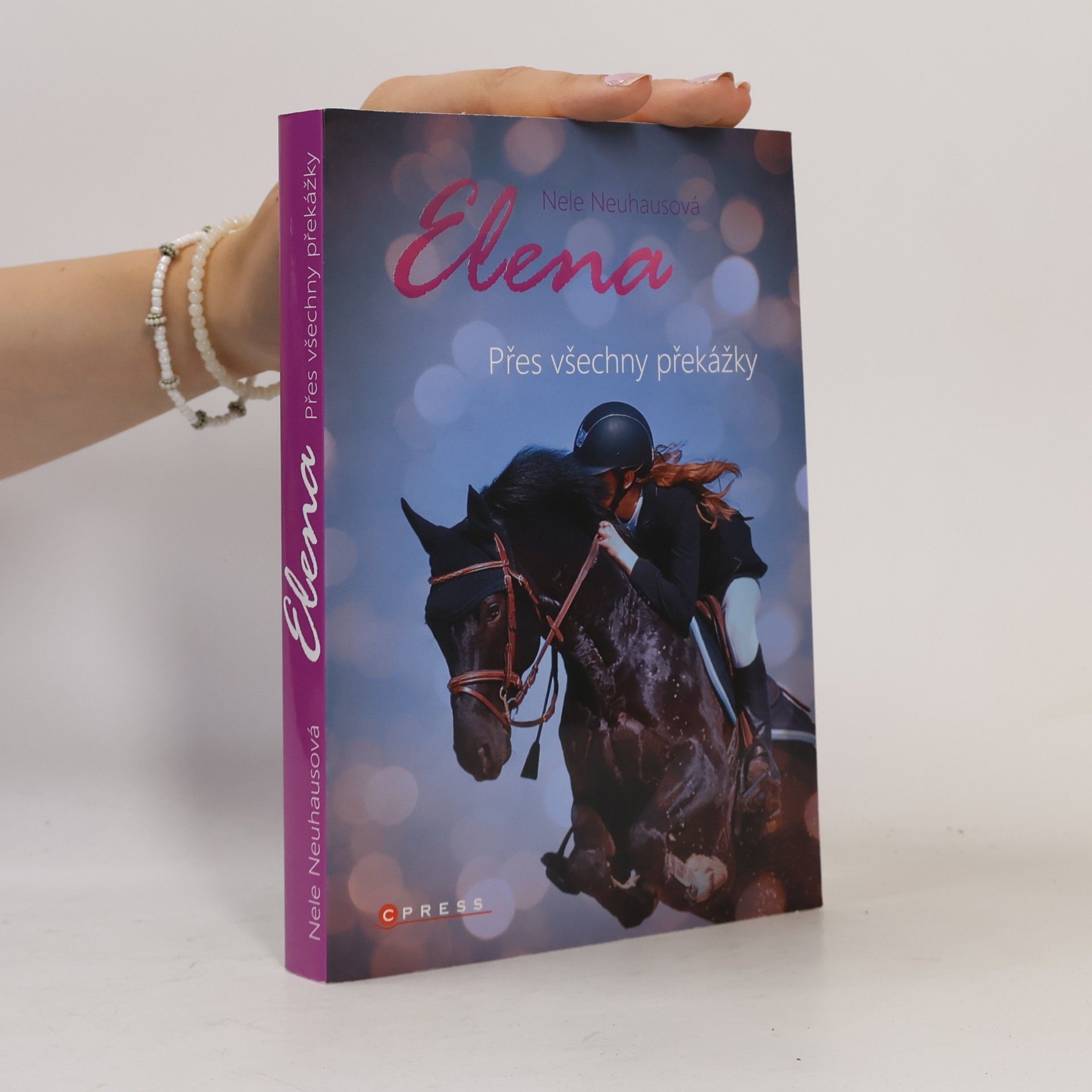 Ivana Vízdalová Elena. Přes všechny překážky