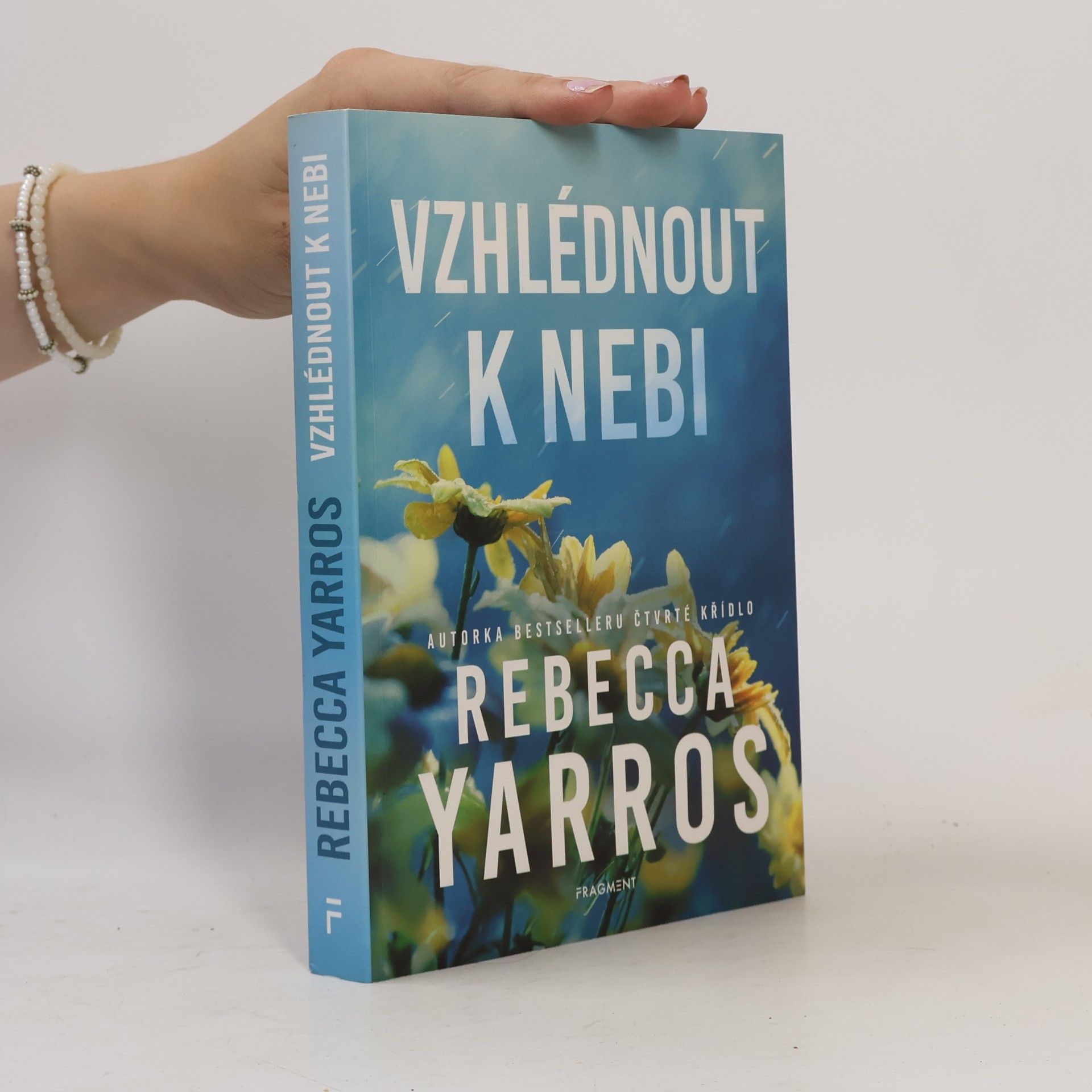Rebecca Yarros Vzhlédnout k nebi