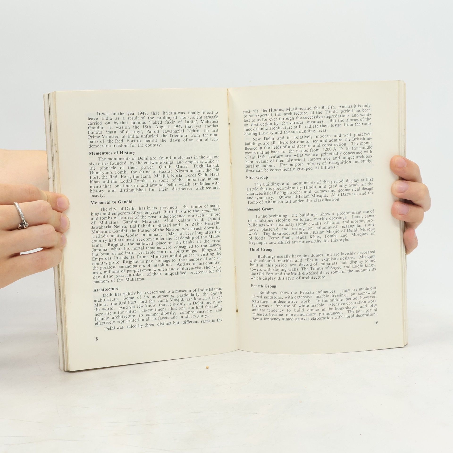 Various authors Hardy’s Encyclopaedic Guide to Agra, Jaipur, Delhi, Varanasi
