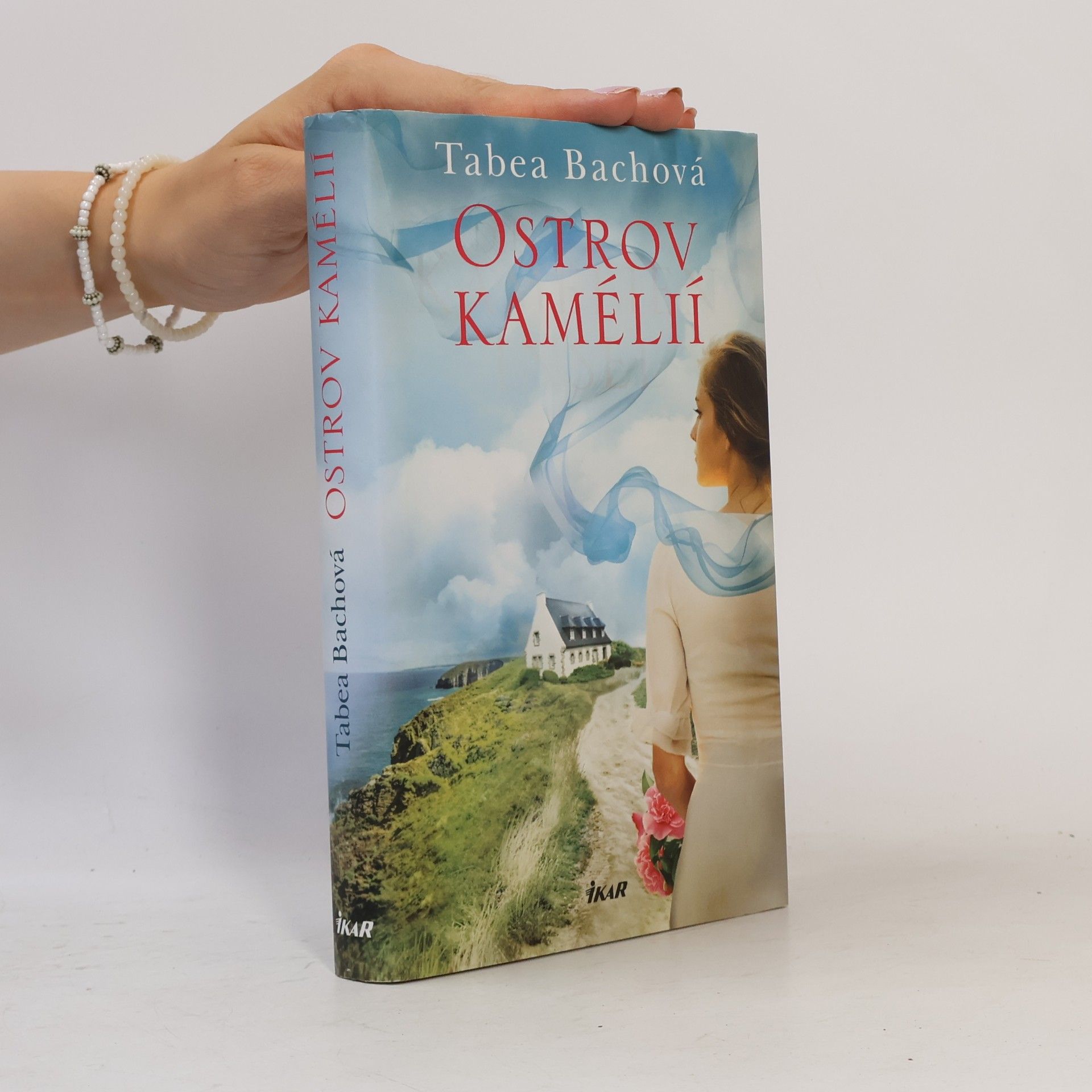 Tabea Bach Ostrov kamélií