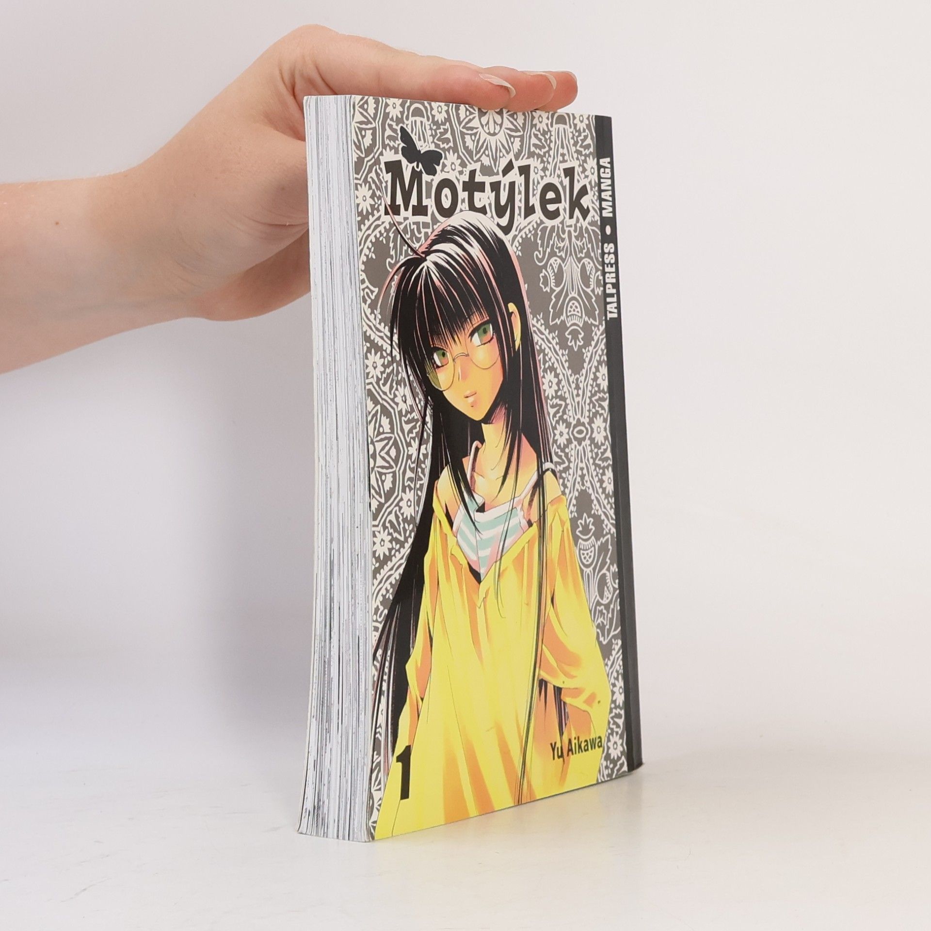 Yu Aikawa Motýlek. 1