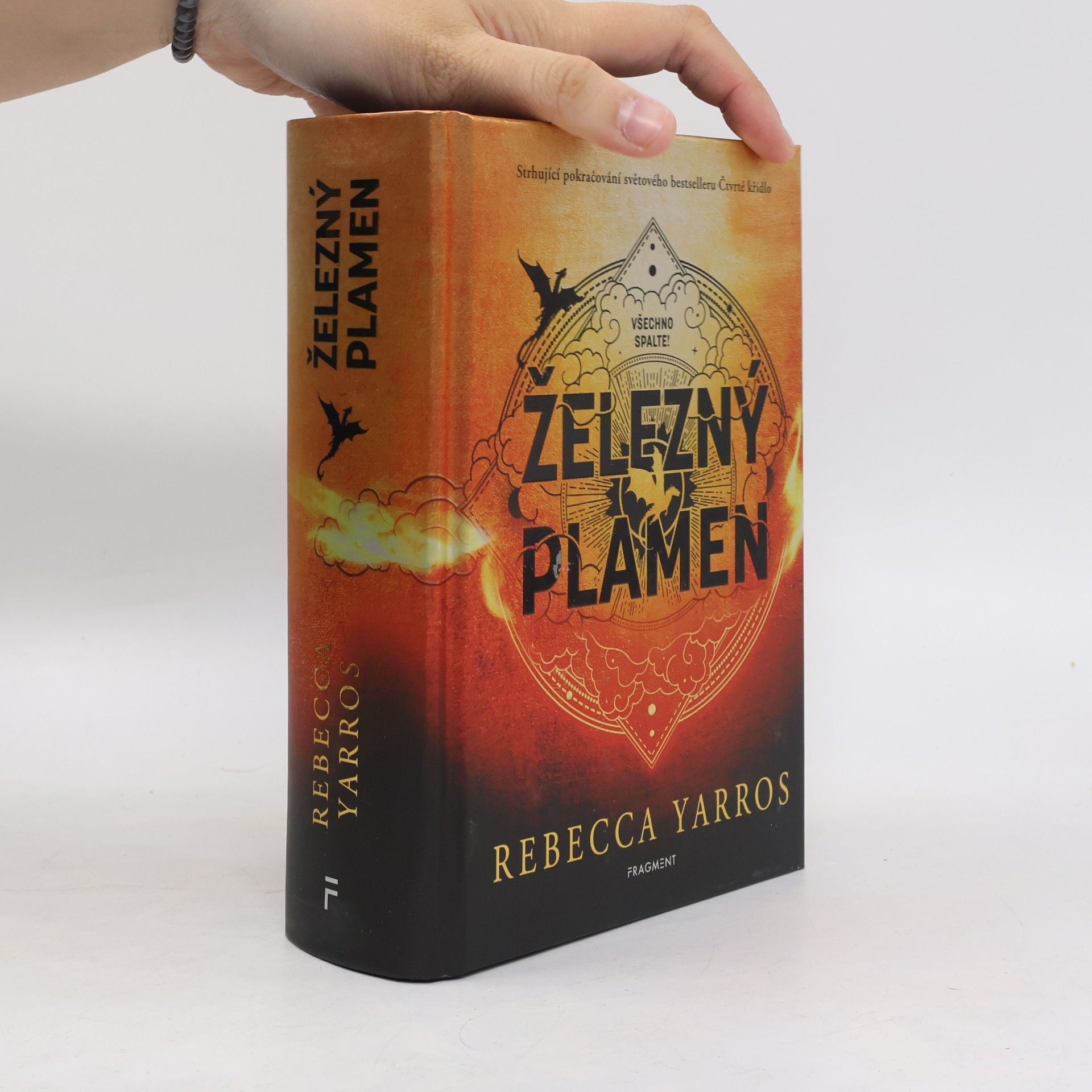 Rebecca Yarros Železný plamen
