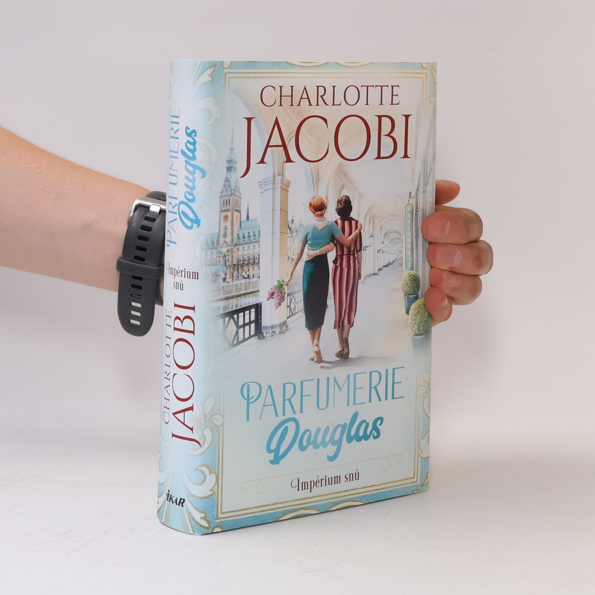 Charlotte Jacobi Parfumerie Douglas. Impérium snů