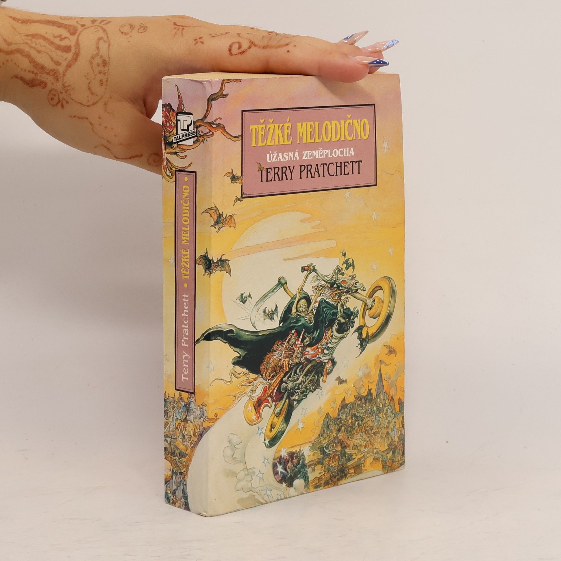 Terry Pratchett Těžké melodično