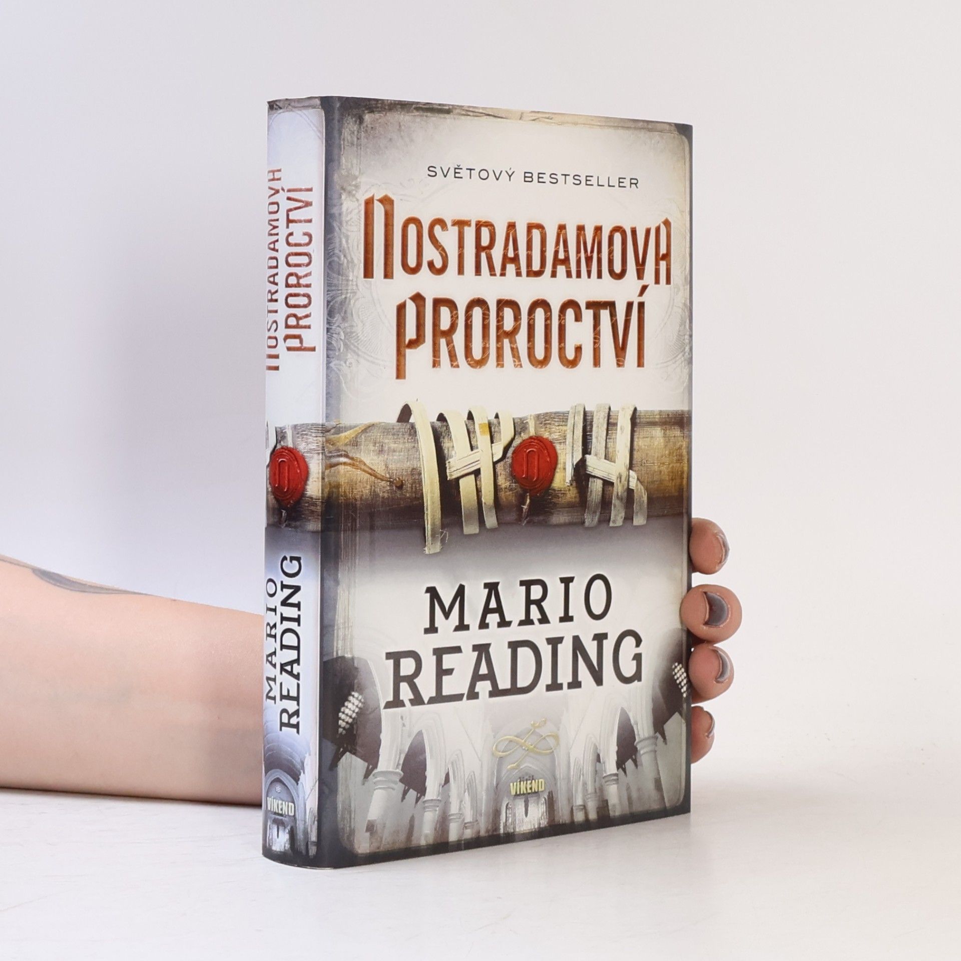 Mario Reading Nostradamova proroctví