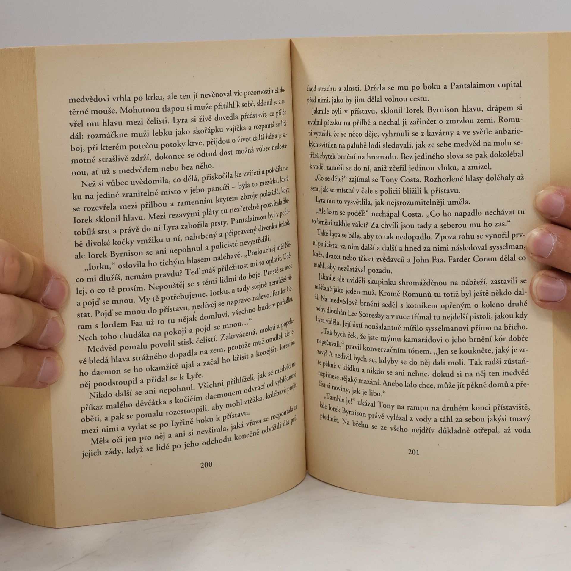 Philip Pullman Zlatý kompas. Svazek I.