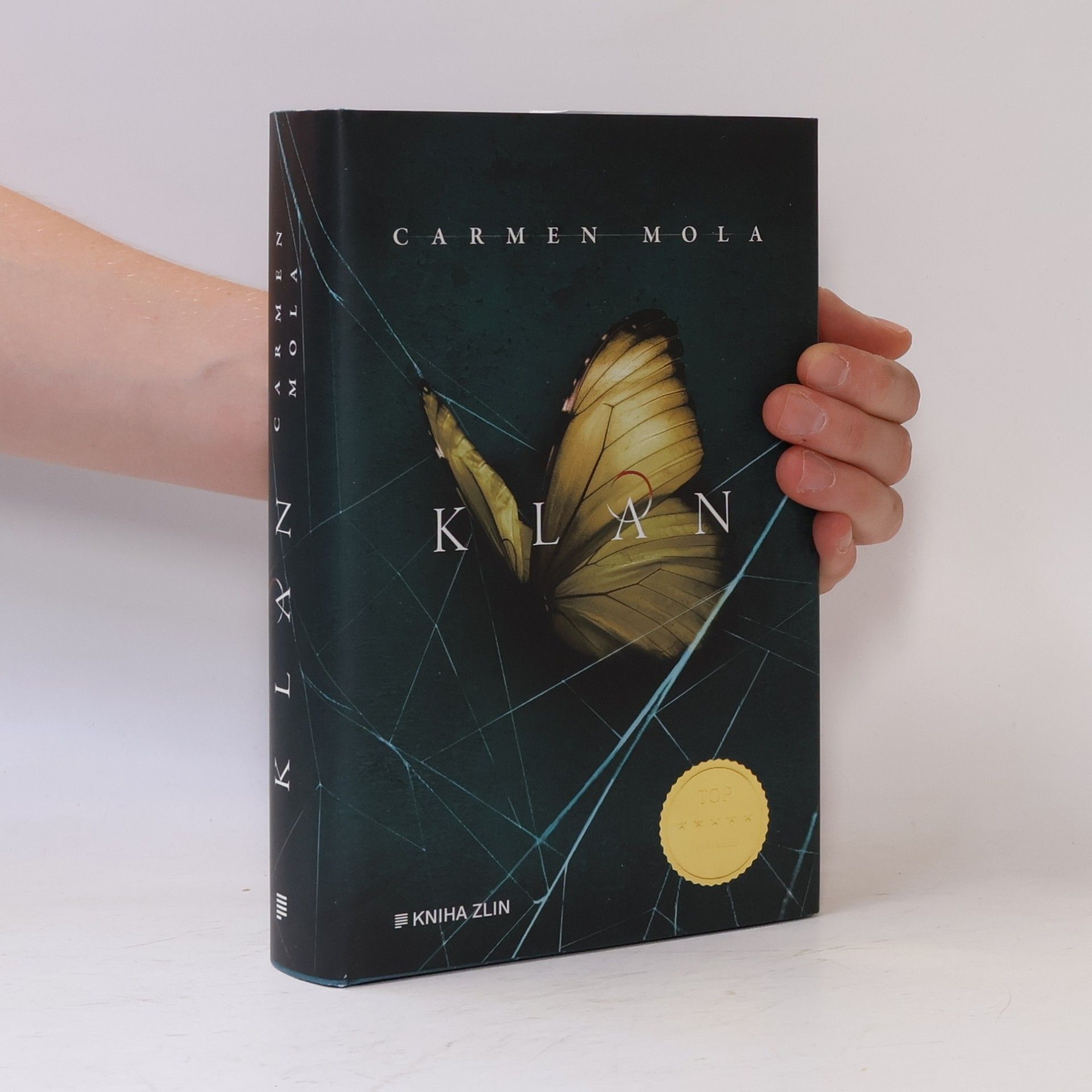 Carmen Mola Klan